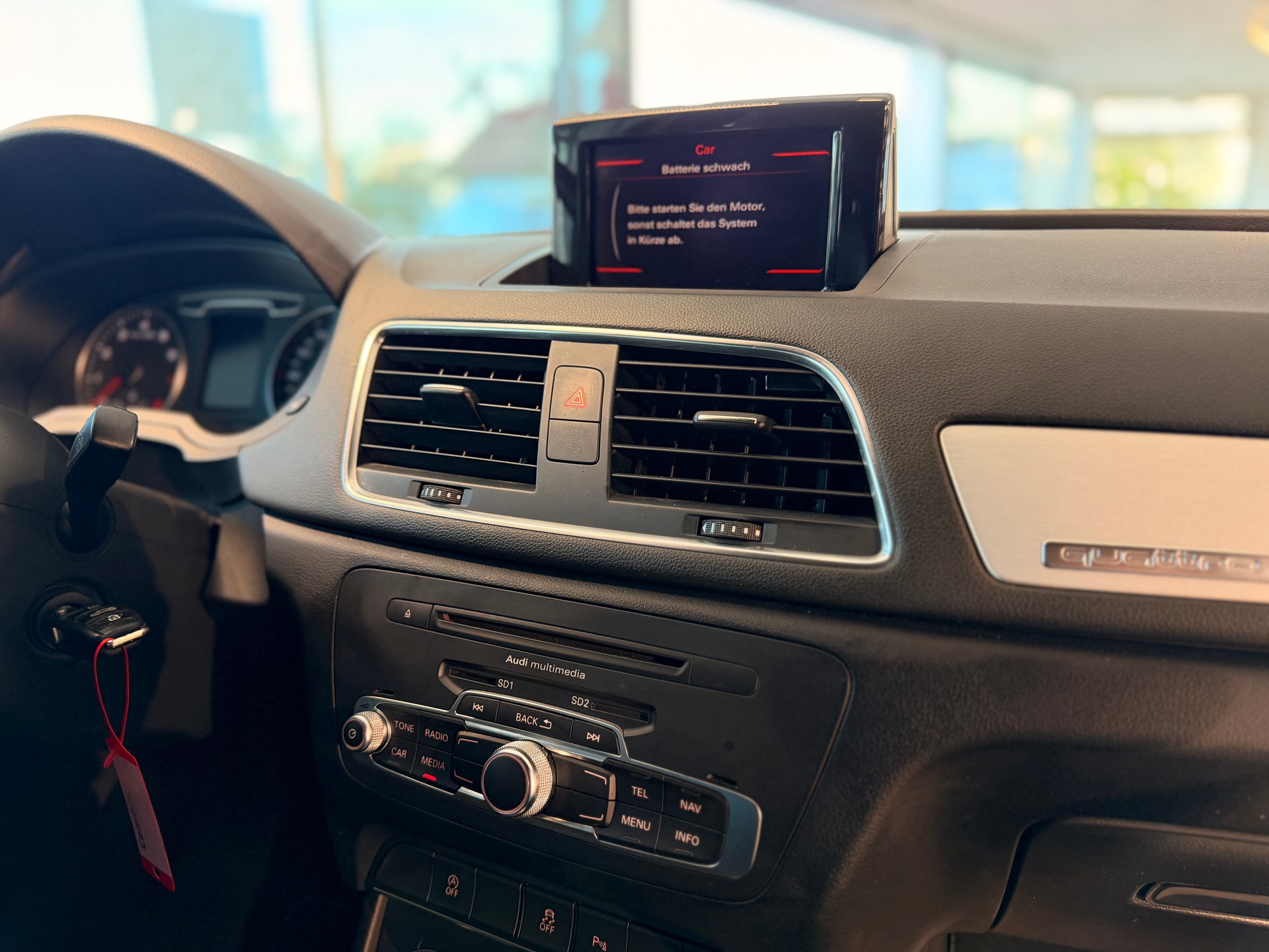 AUDI Q3 2.0 TFSI quattro S-tronic-image-23
