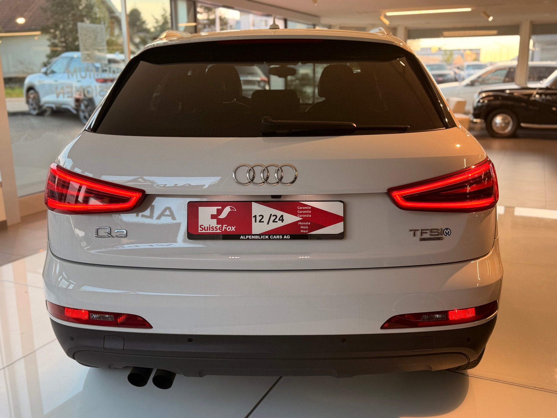 AUDI Q3 2.0 TFSI quattro S-tronic-image-7