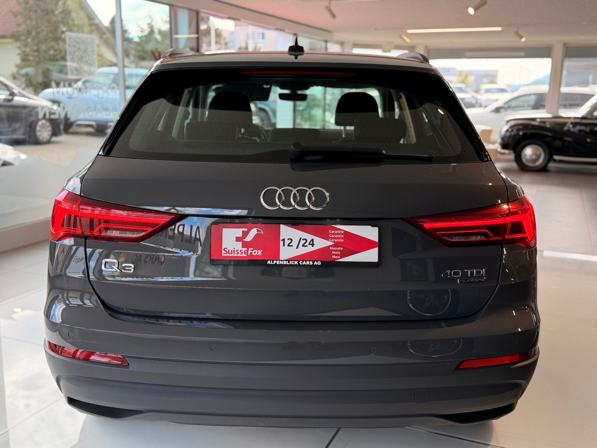 AUDI Q3 2.0 TFSI quattro S-tronic-image-25