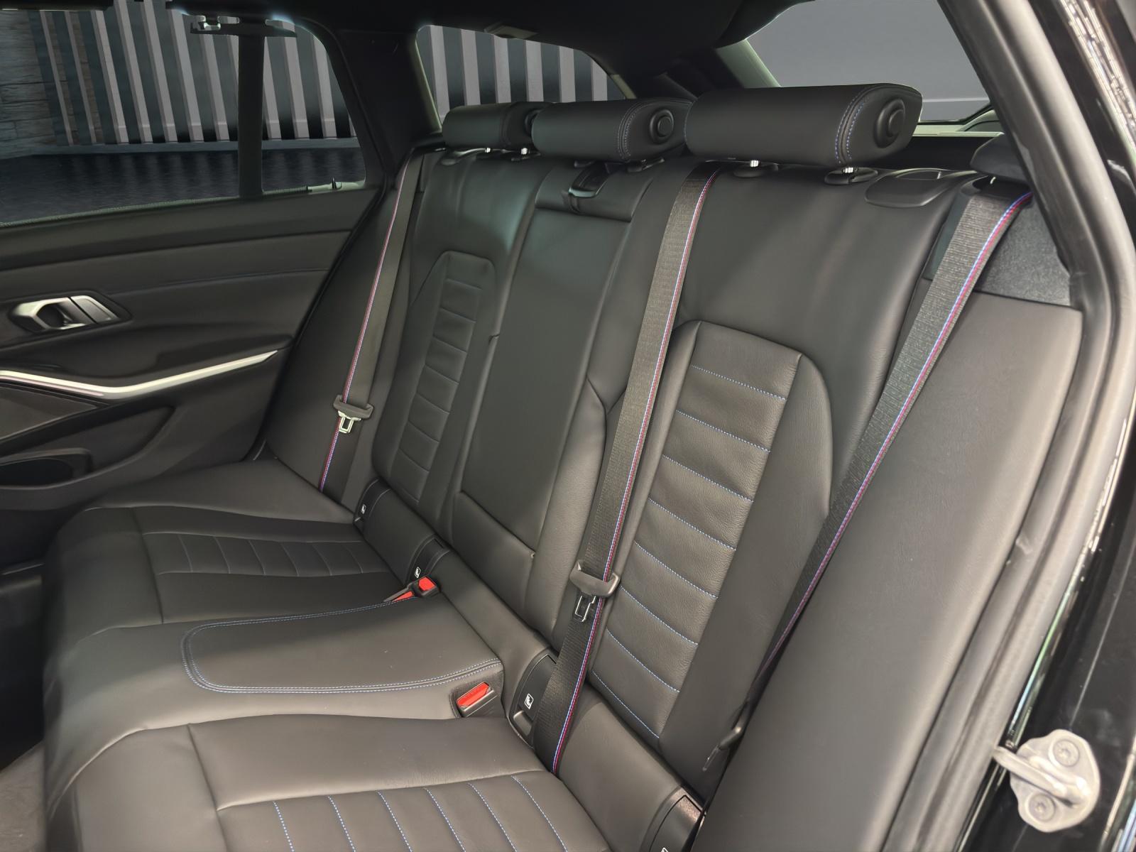 BMW M340i xDrive Touring M Sport Pro-image-17