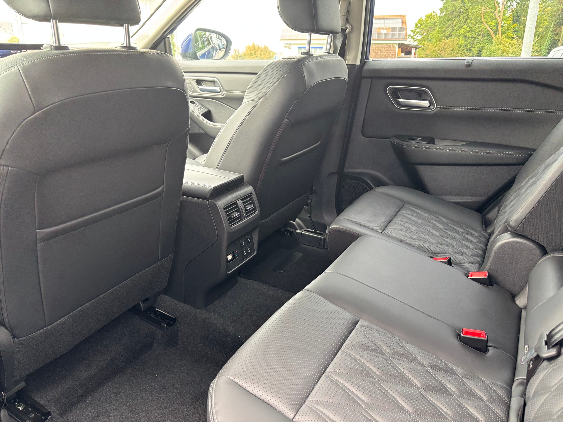 NISSAN X-Trail 1.5e-Pow 4WD Tekna+-image-12