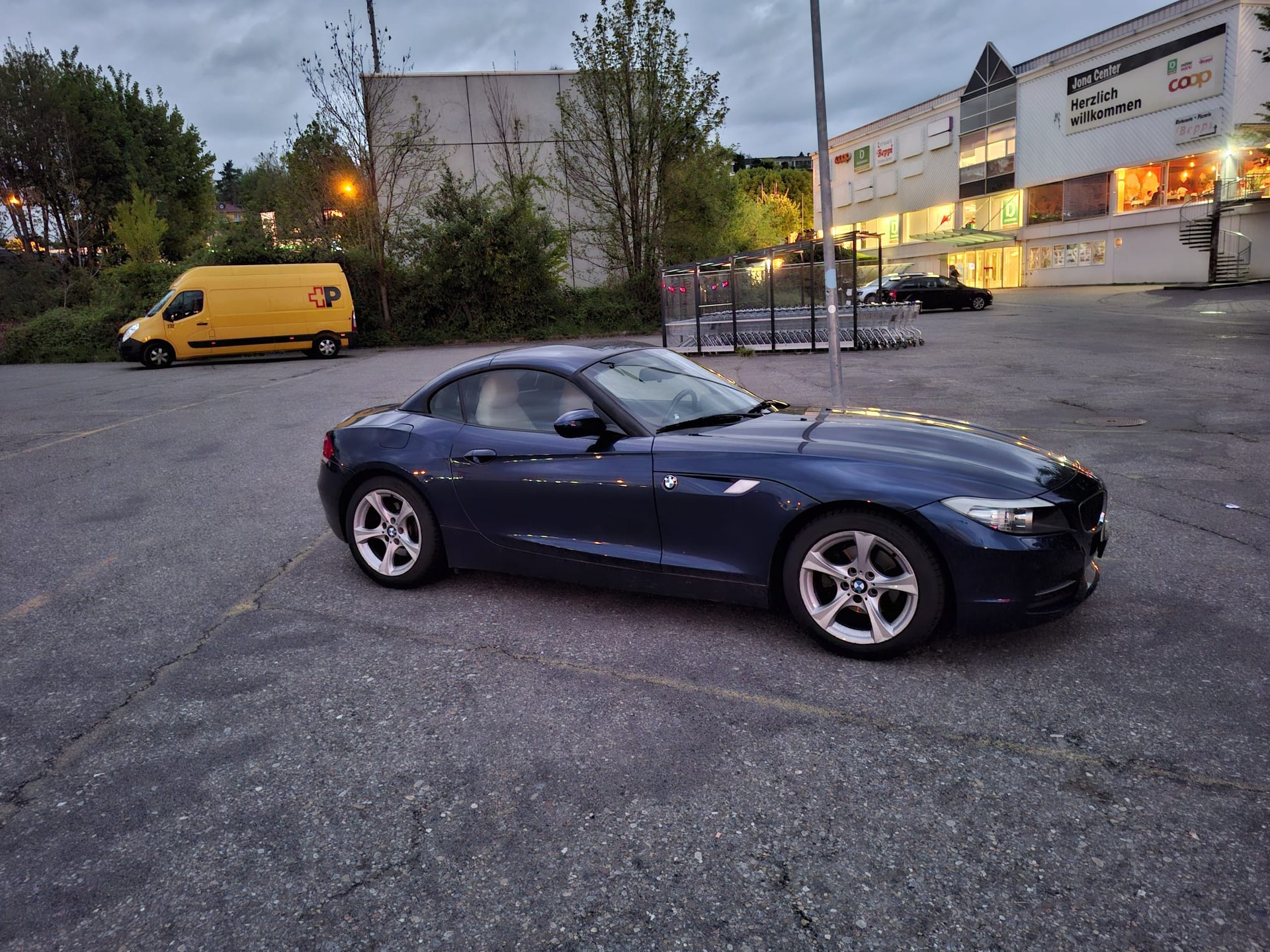 BMW Z4 sDrive23i Roadster-image-2