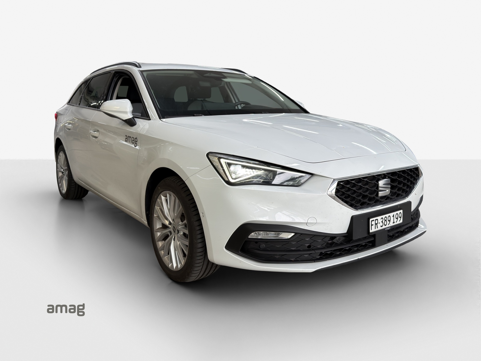 SEAT Leon ST 1.5 eHybrid pHEV DSG Business Edition-image-5