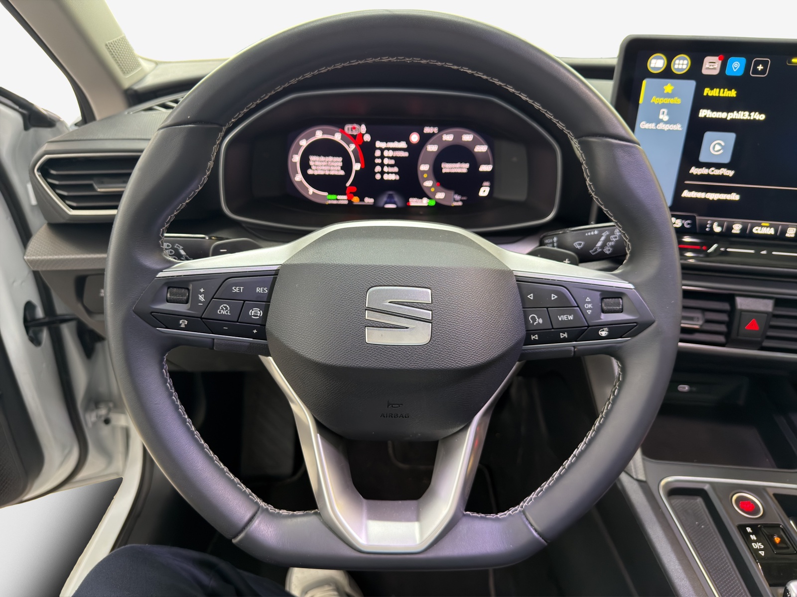 SEAT Leon ST 1.5 eHybrid pHEV DSG Business Edition-image-9