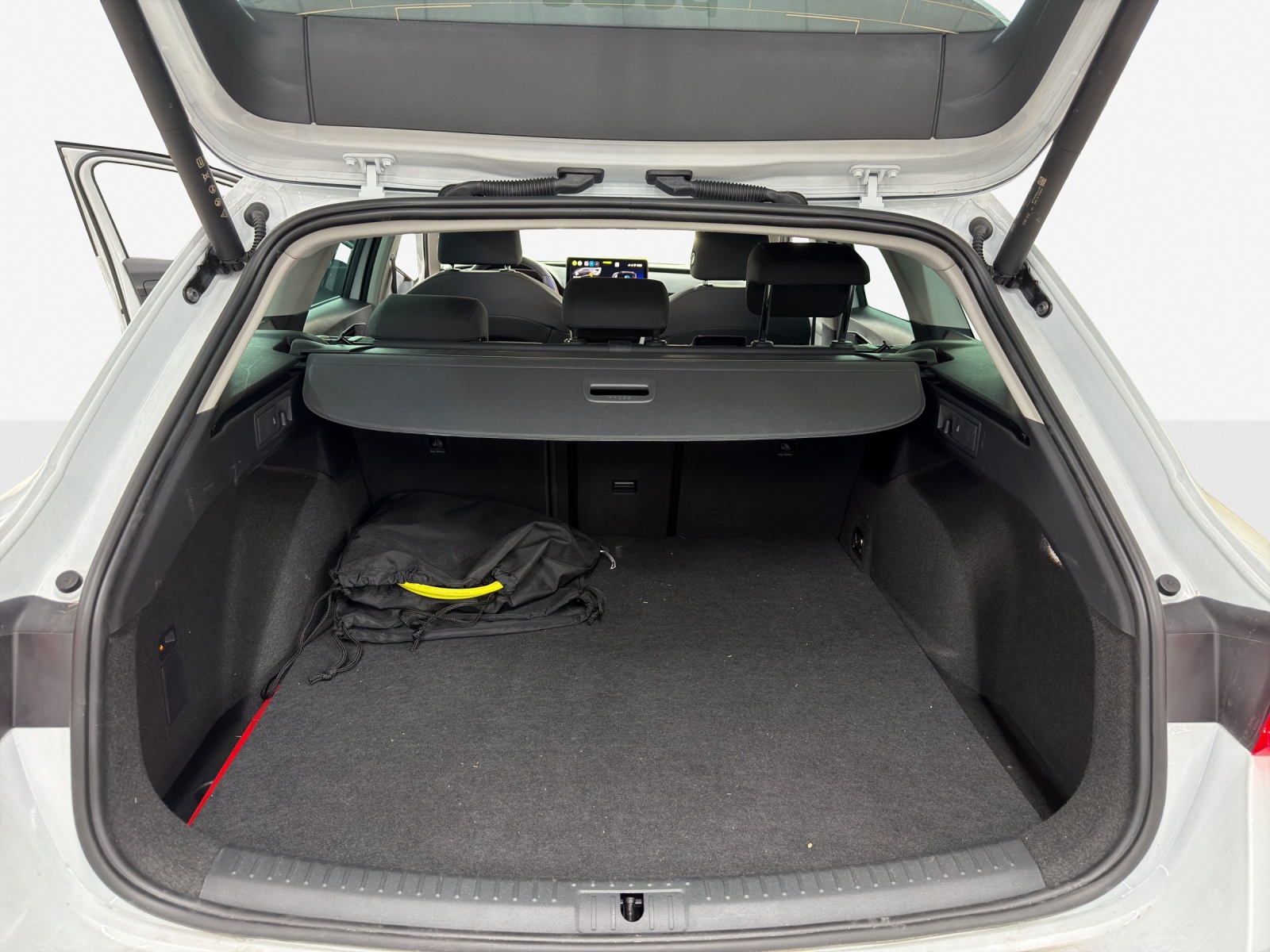 SEAT Leon ST 1.5 eHybrid pHEV DSG Business Edition-image-12