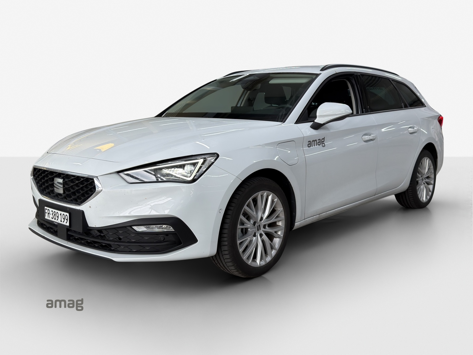 SEAT Leon ST 1.5 eHybrid pHEV DSG Business Edition-image-0