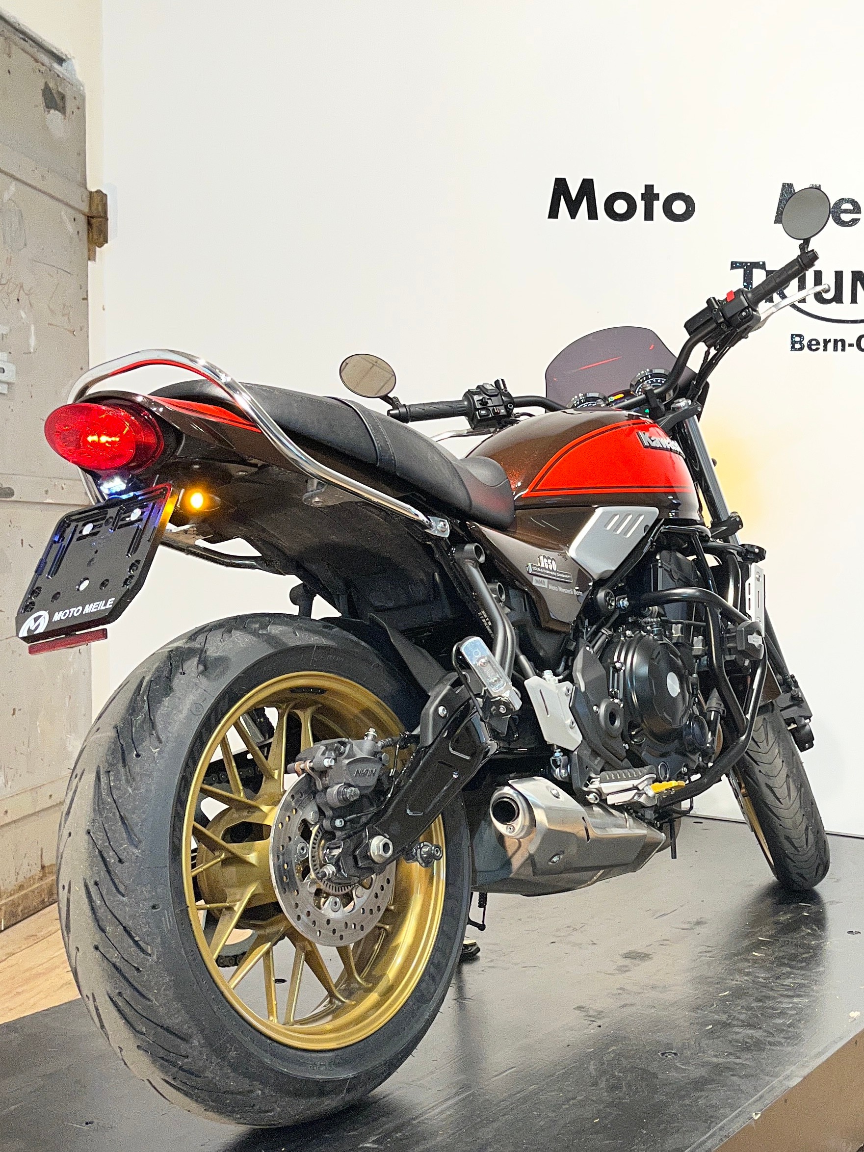 KAWASAKI Z 650 RS-showroom-element-3