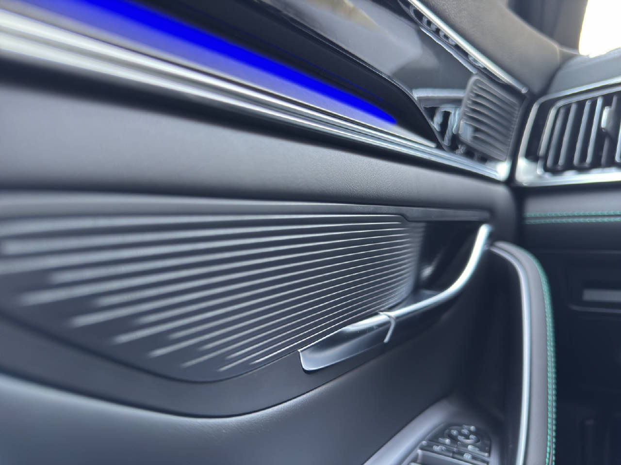BYD Seal U DM-i Design AWD-image-12