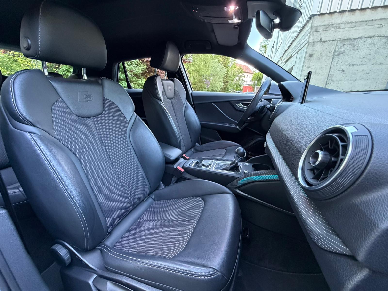 AUDI Q2 35 TFSI Sport S-tronic S-Line-image-17