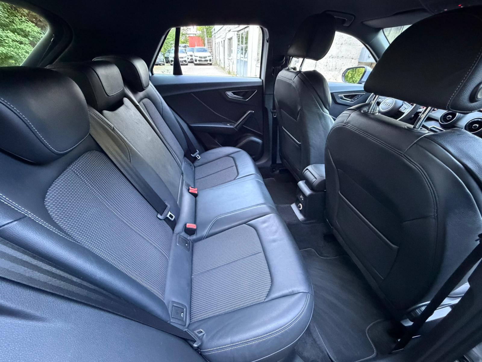 AUDI Q2 35 TFSI Sport S-tronic S-Line-image-15