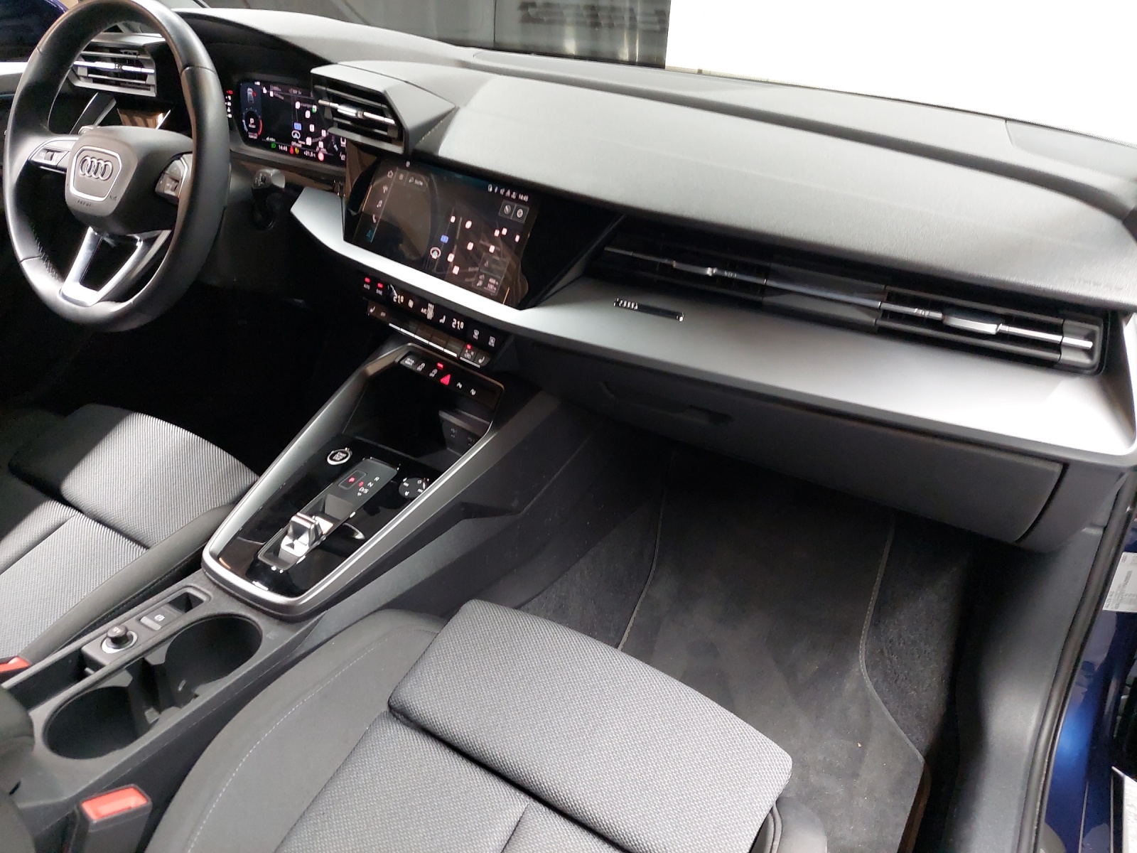 AUDI A3 Sportback 35 TFSI S line S-tronic-image-6