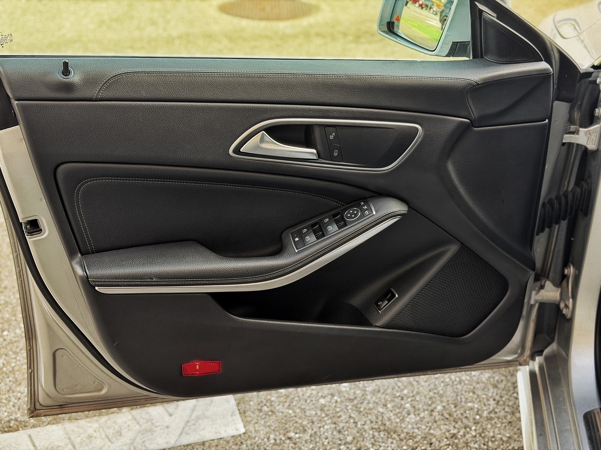 MERCEDES-BENZ CLA Shooting Brake 250 AMG Line 7G-DCT 4Matic-image-14