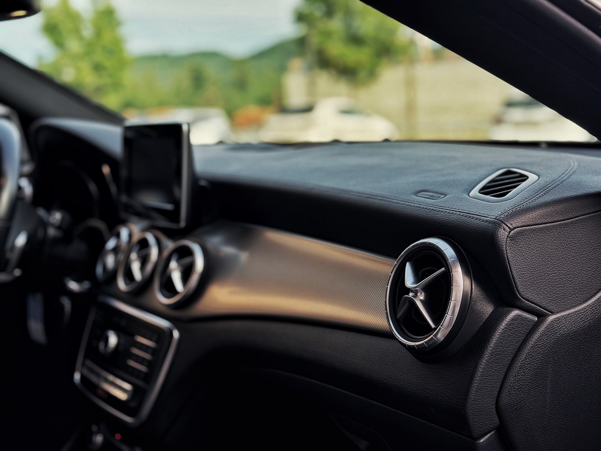 MERCEDES-BENZ CLA Shooting Brake 250 AMG Line 7G-DCT 4Matic-image-29