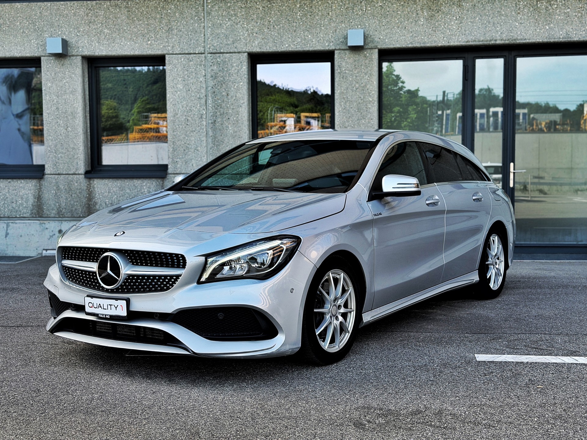 MERCEDES-BENZ CLA Shooting Brake 250 AMG Line 7G-DCT 4Matic
