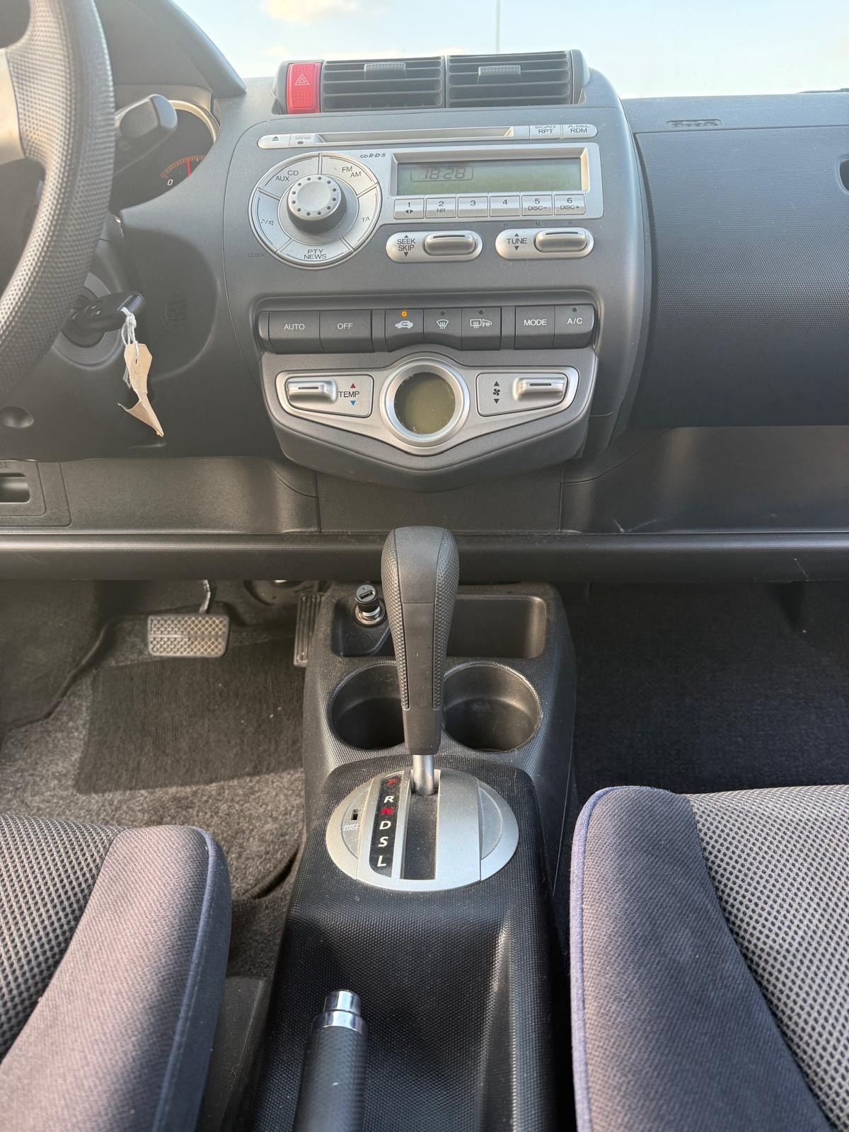 HONDA Jazz 1.4i ES-image-9