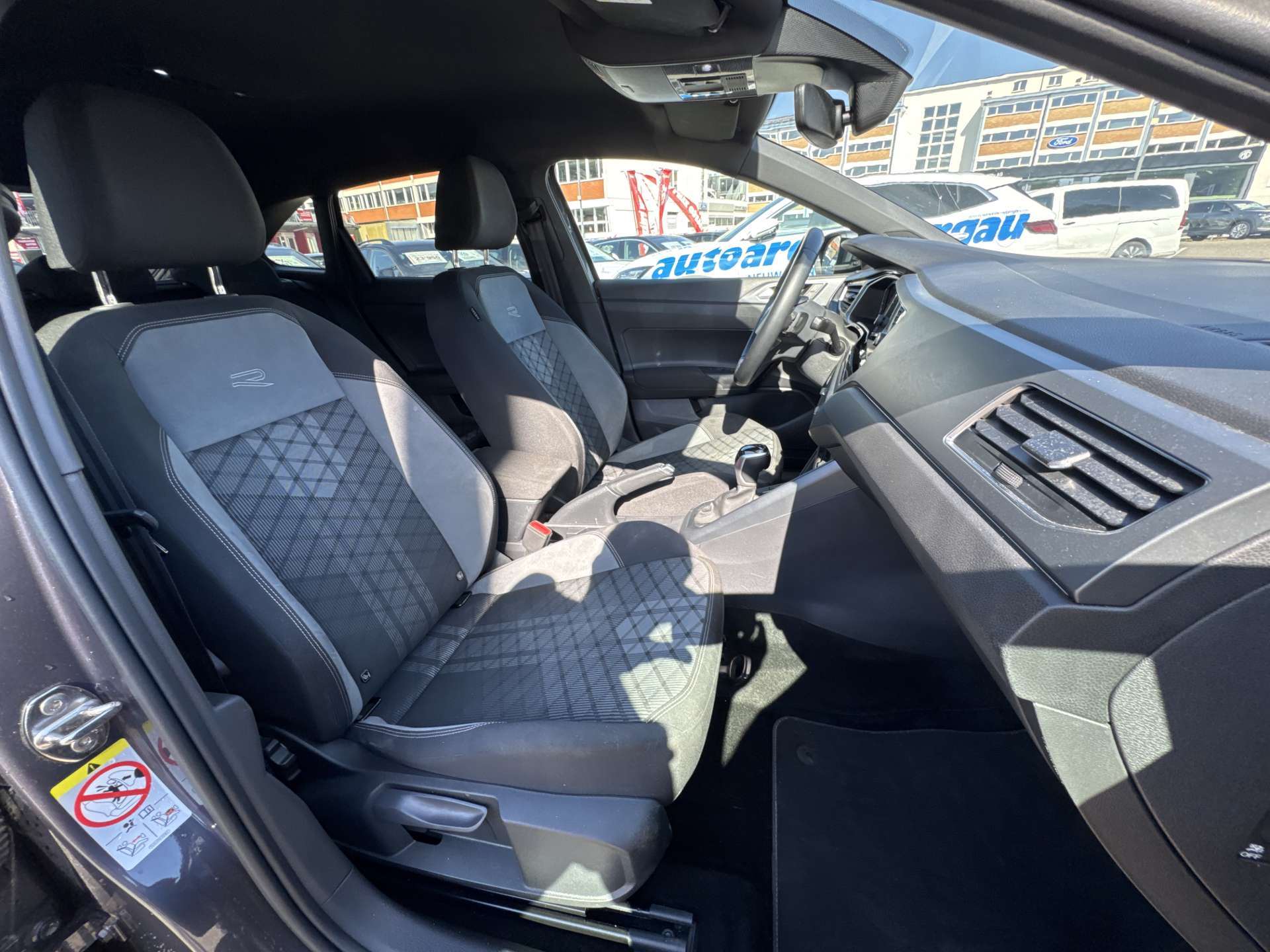 VW Taigo 1.0 TSi R-Line DSG-Automat-image-12