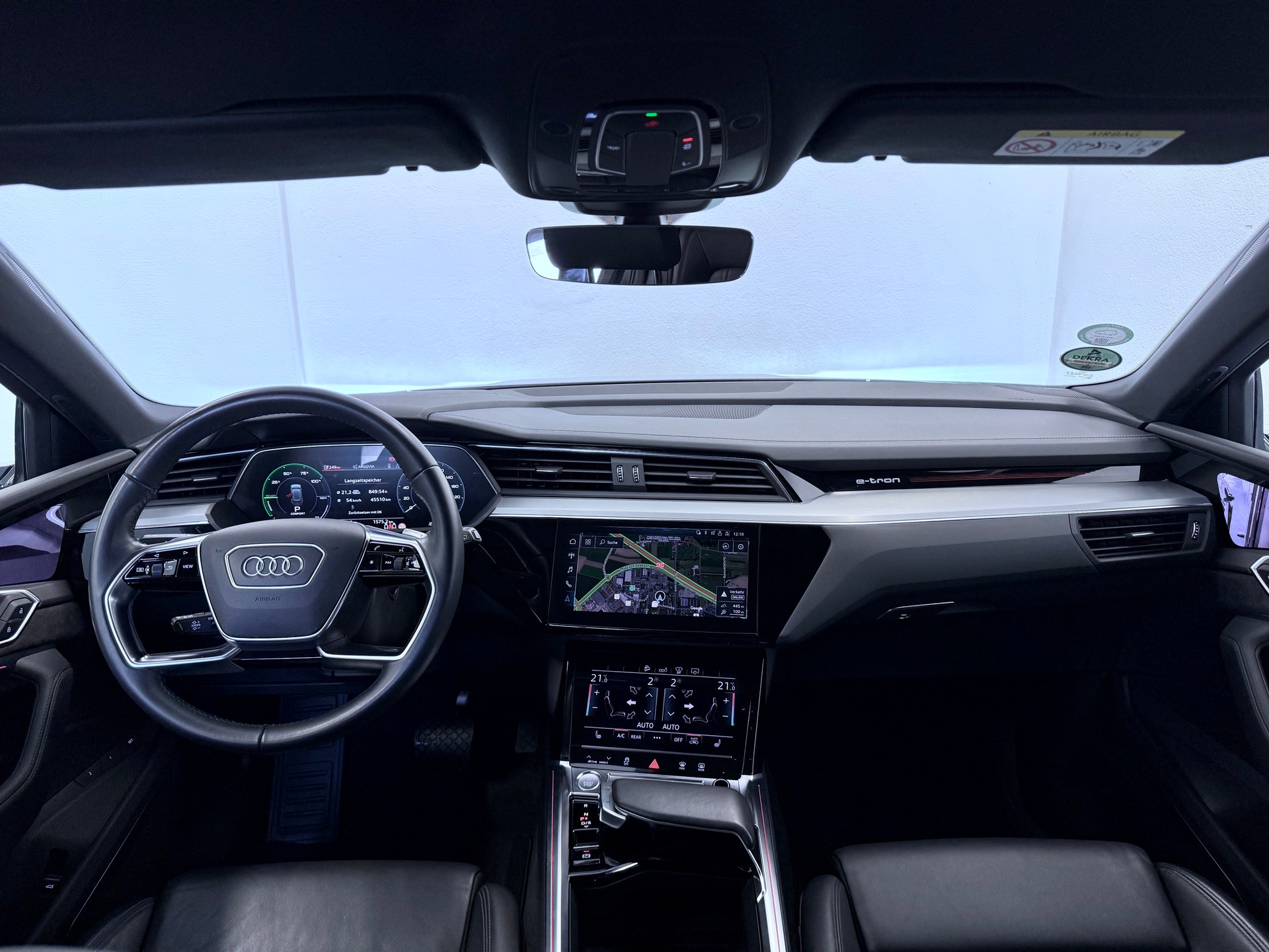 AUDI e-tron 55 Advanced quattro-image-13