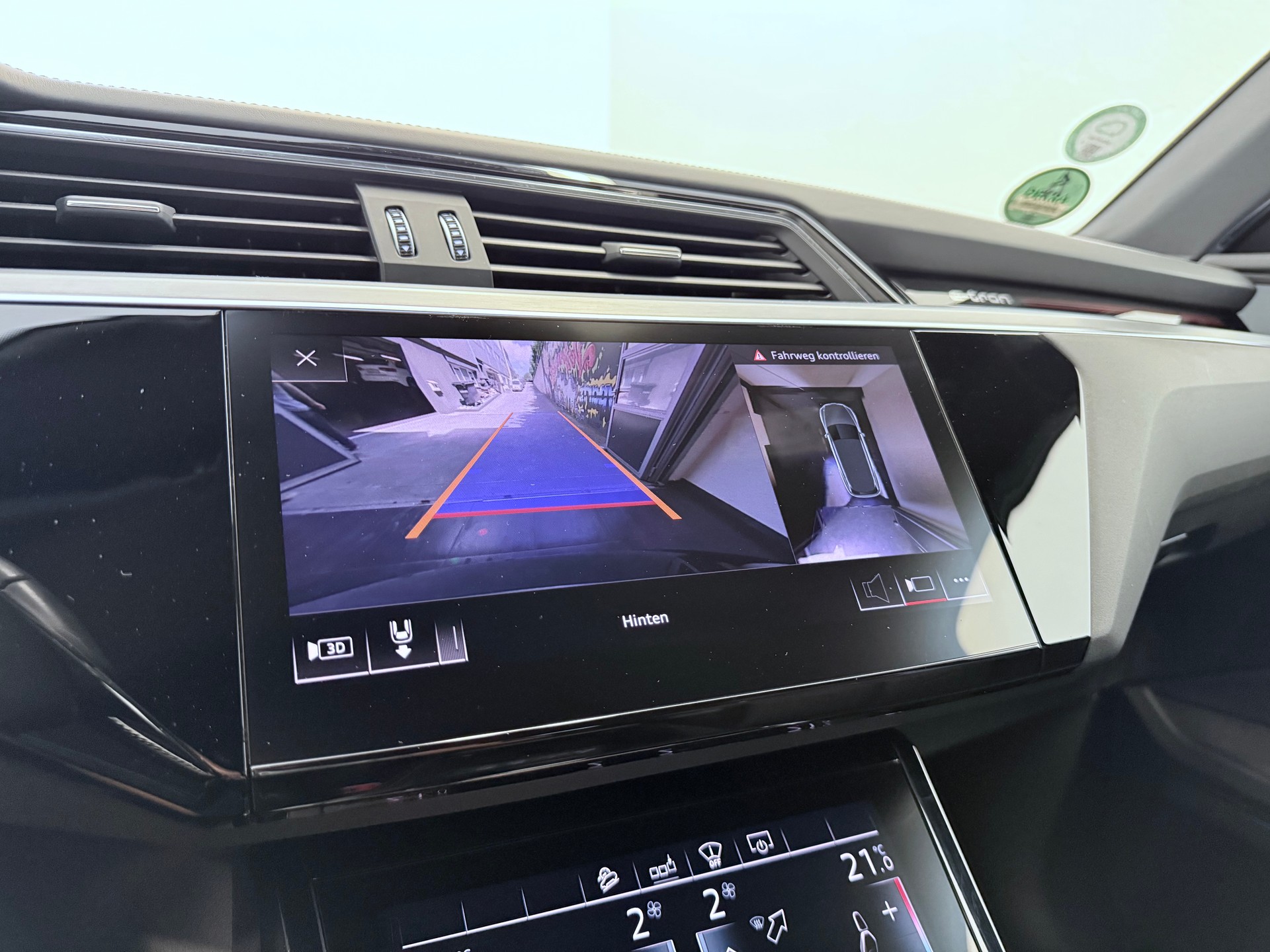 AUDI e-tron 55 Advanced quattro-image-25