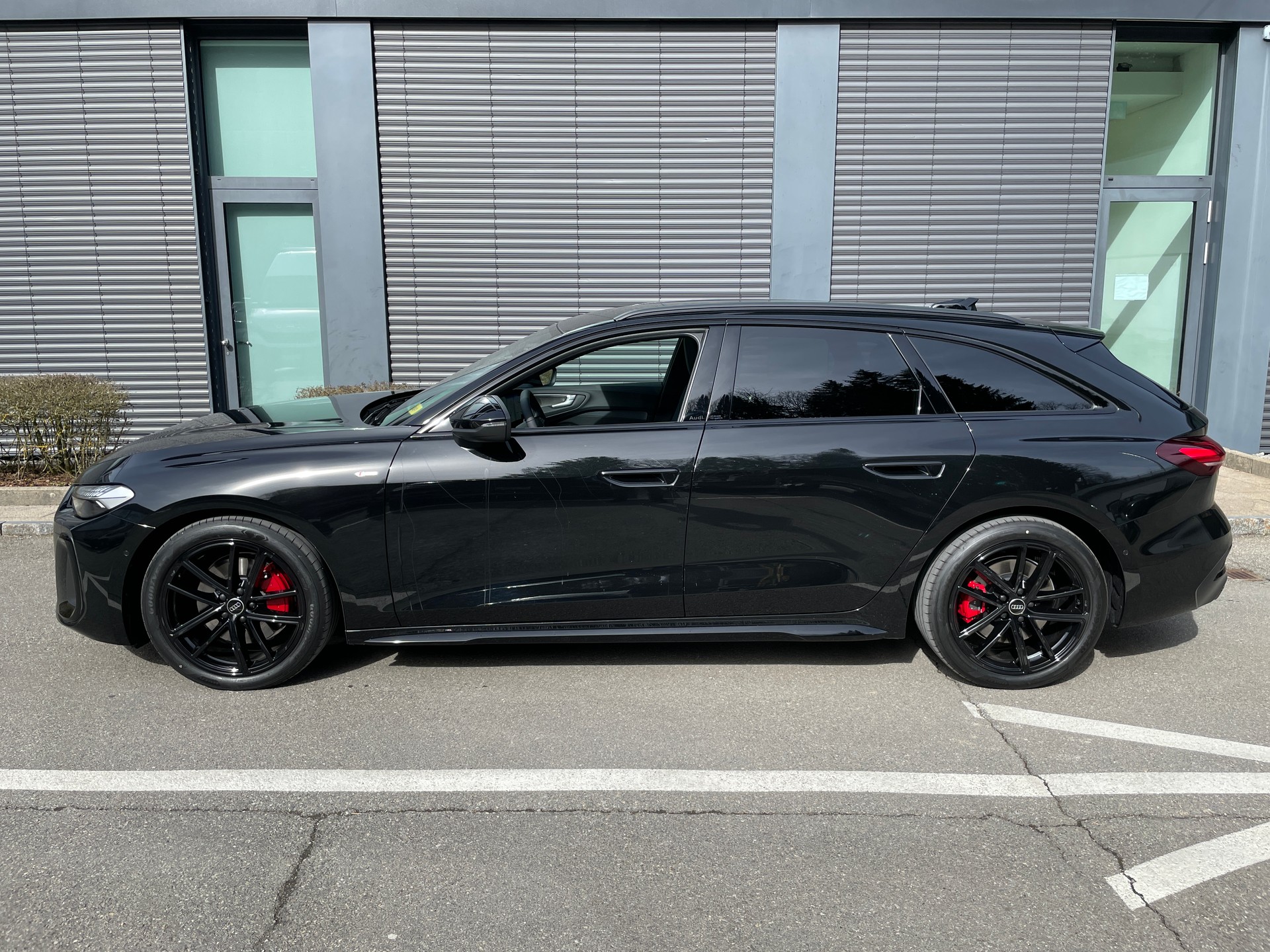 AUDI A5 Avant TDI quattro 150 kW S tronic-image-4