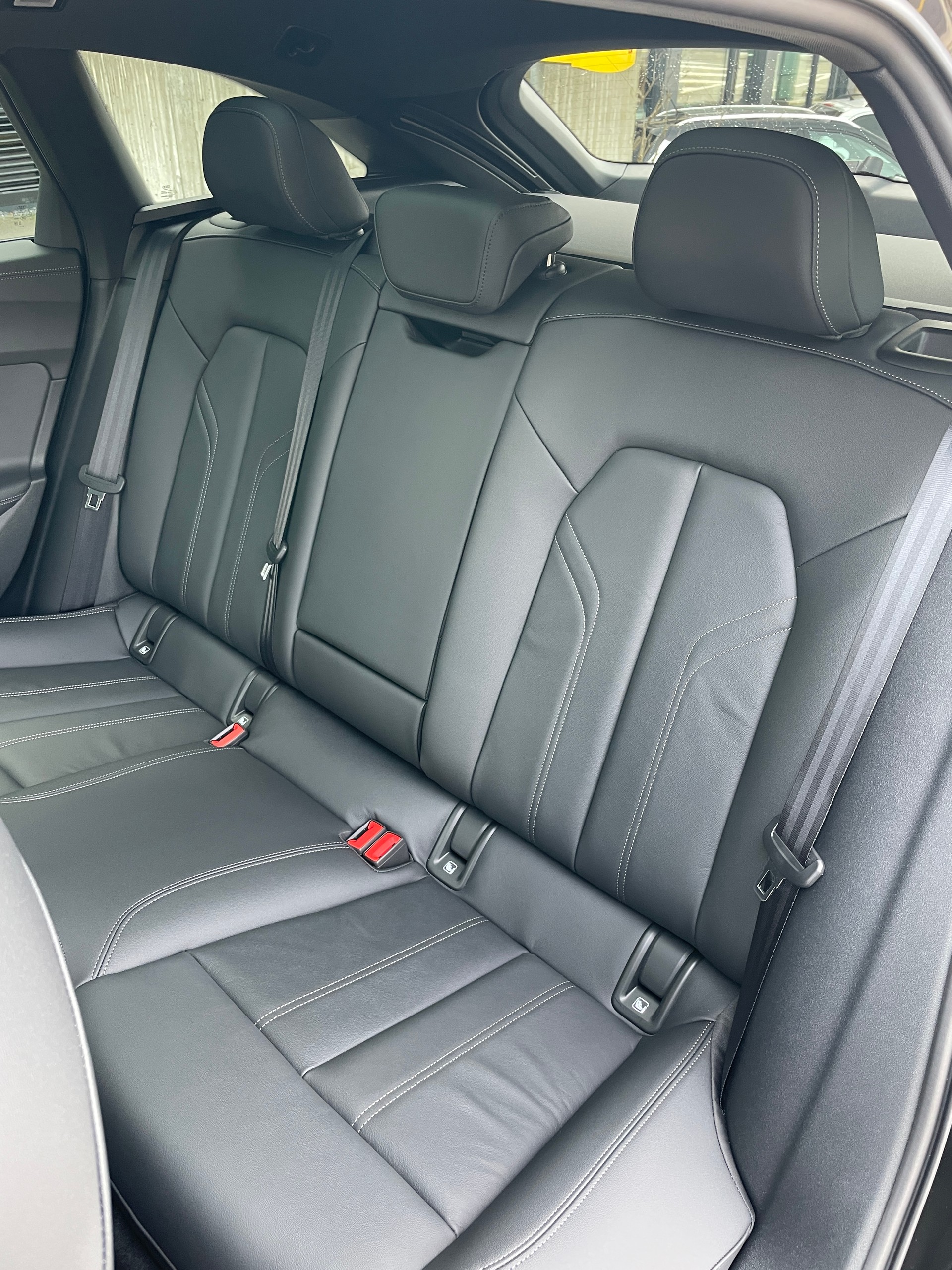 AUDI A5 Avant TDI quattro 150 kW S tronic-image-12