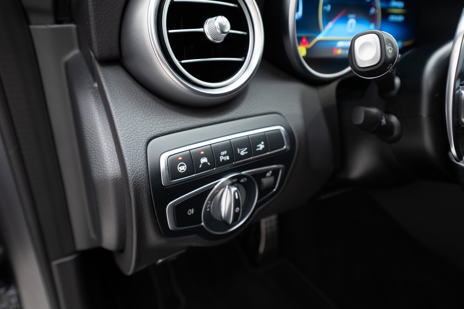 MERCEDES-BENZ C 43 Cabriolet AMG 4Matic 9G-Tronic-image-10