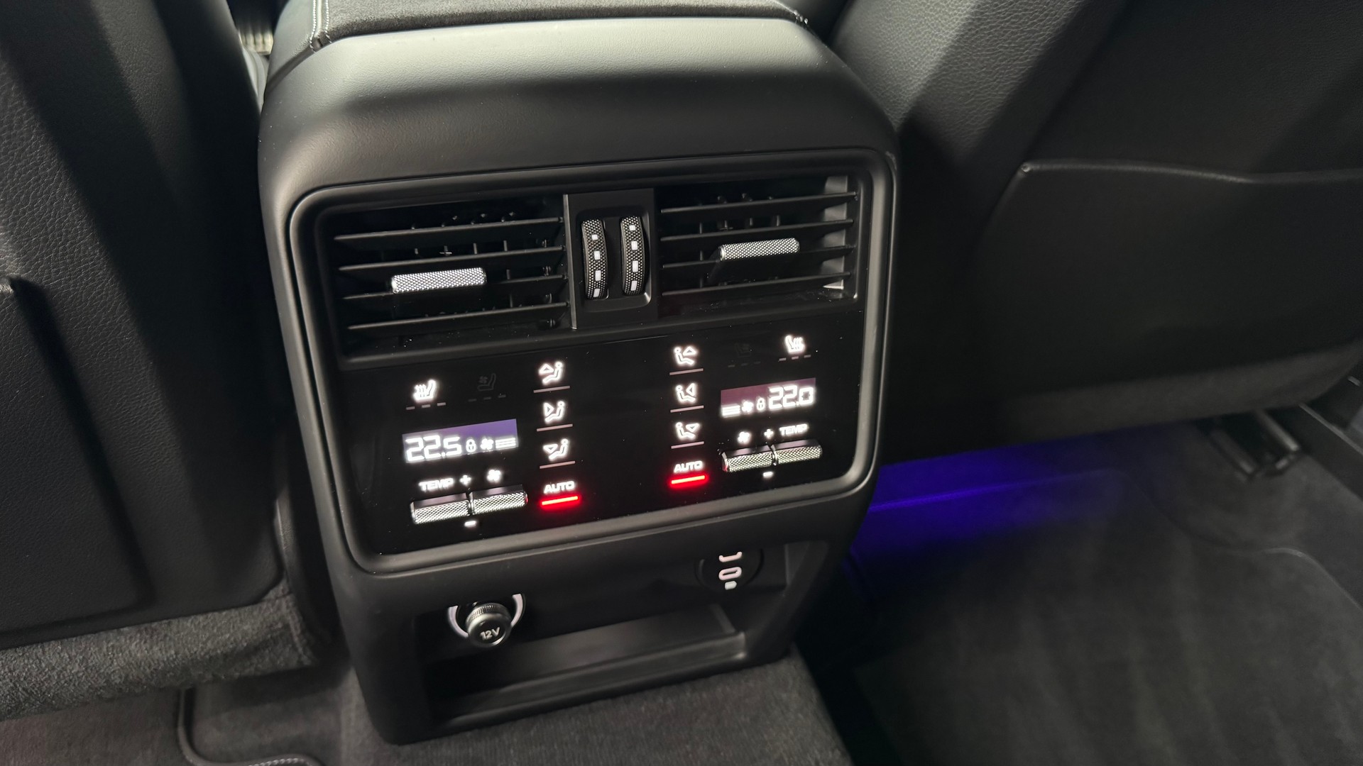 PORSCHE Cayenne Turbo GT-image-25