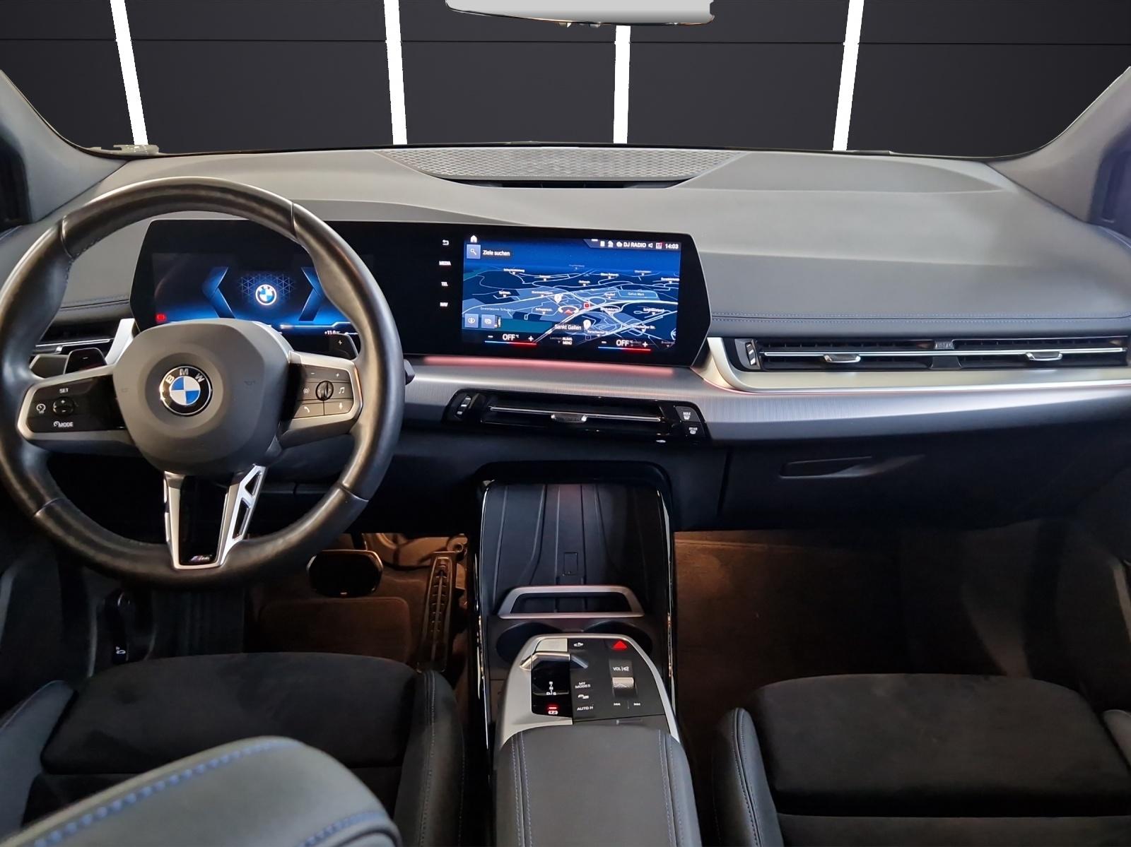 BMW 218d Active Tourer-image-17