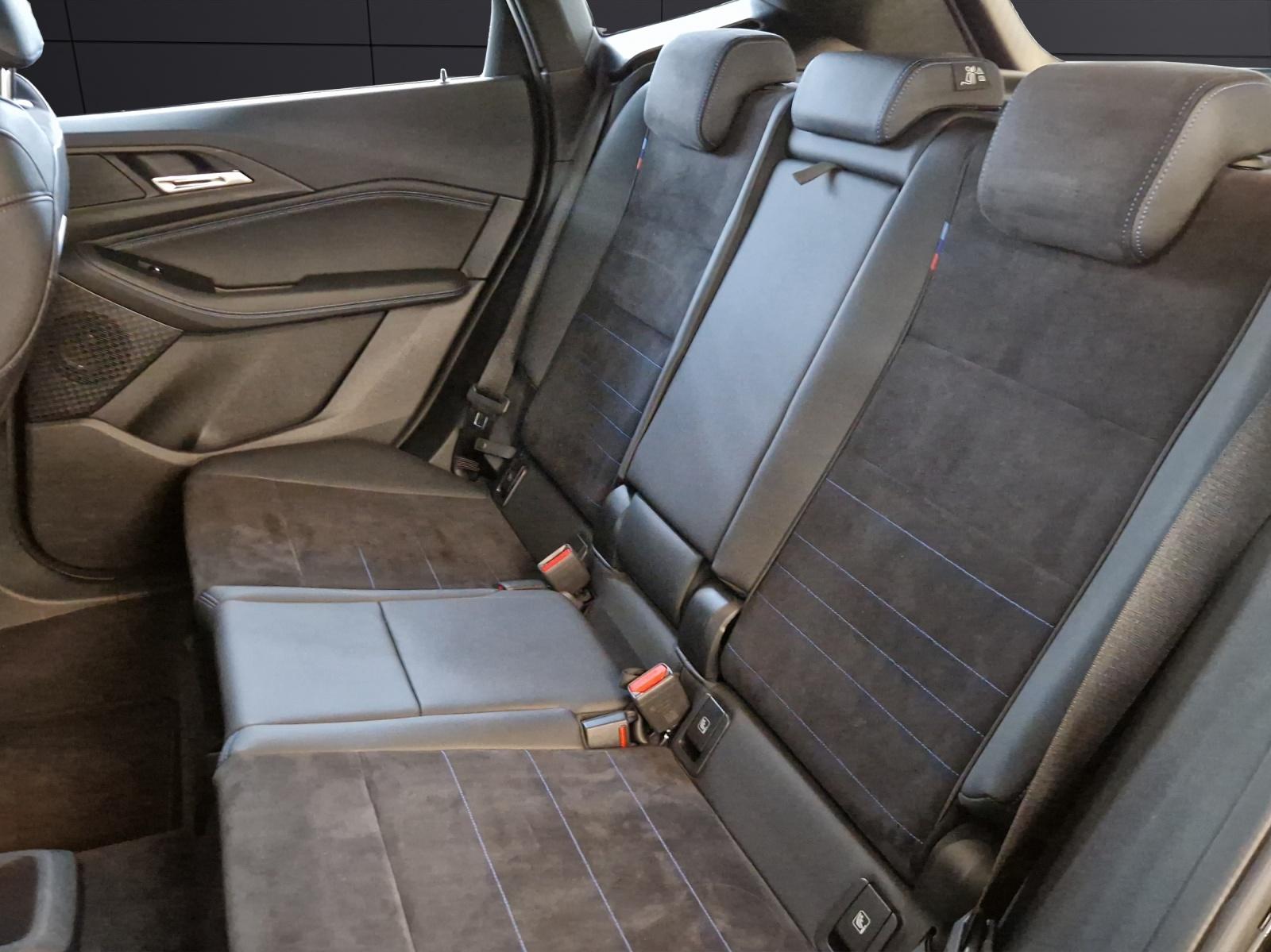 BMW 218d Active Tourer-image-11