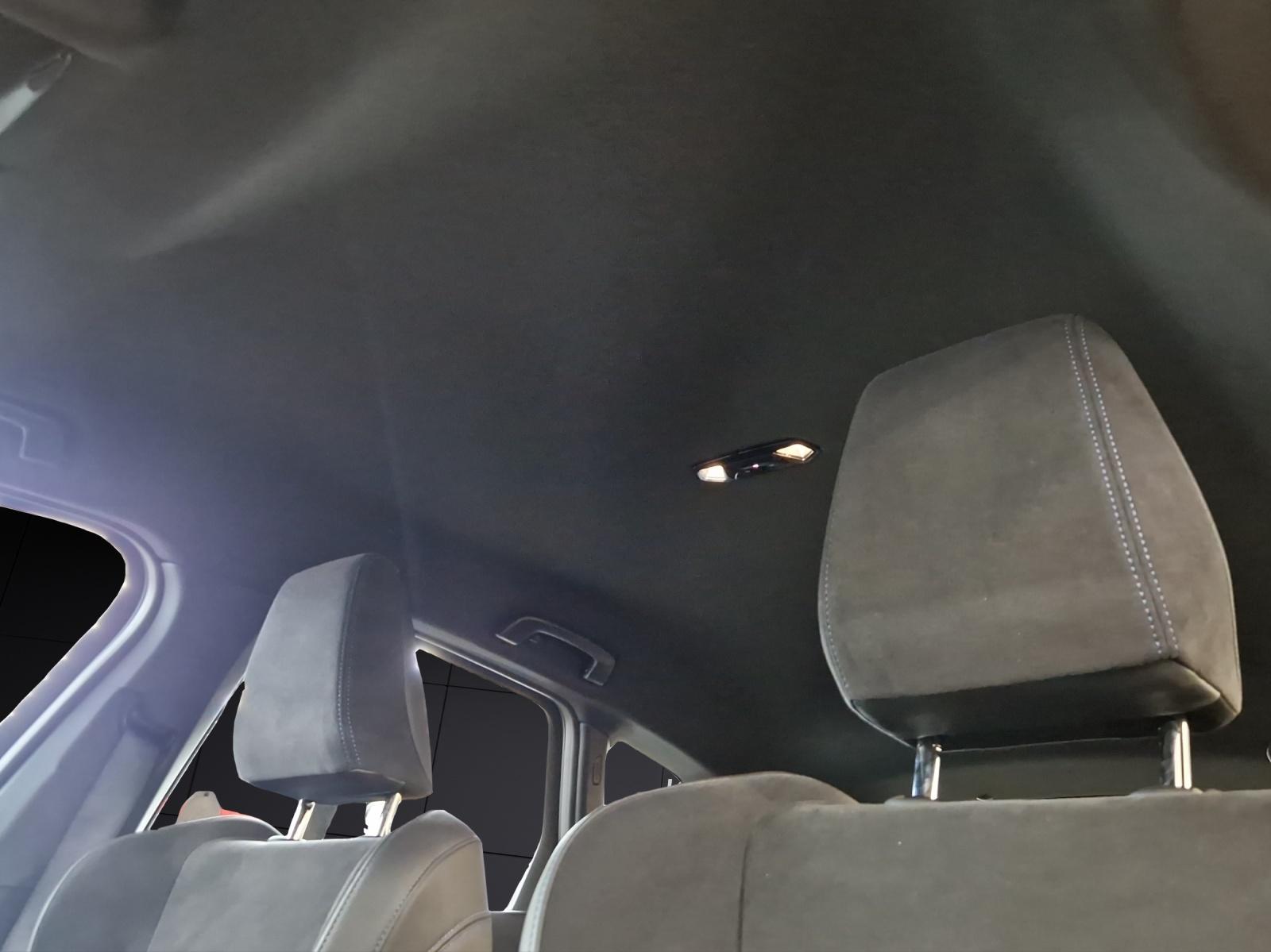 BMW 218d Active Tourer-image-16