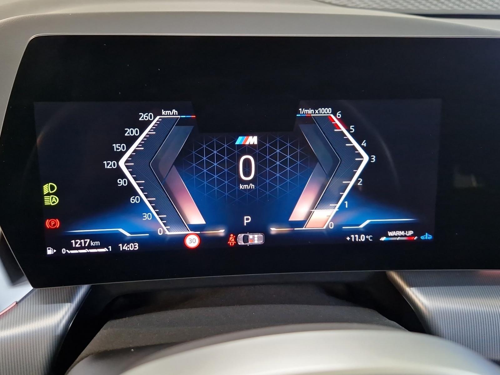 BMW 218d Active Tourer-image-19