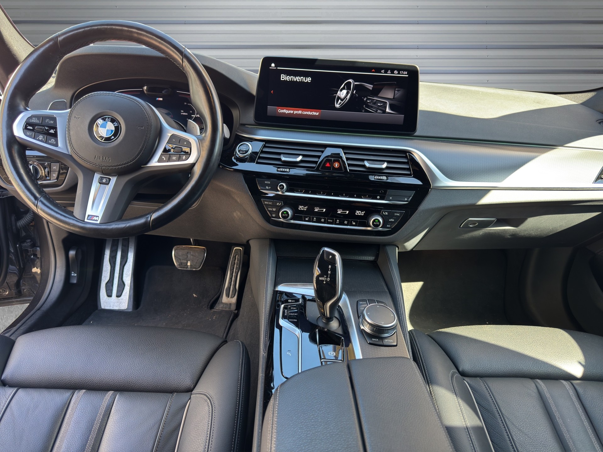 BMW 530d xDrive 48V Touring M Sport Steptronic-image-14