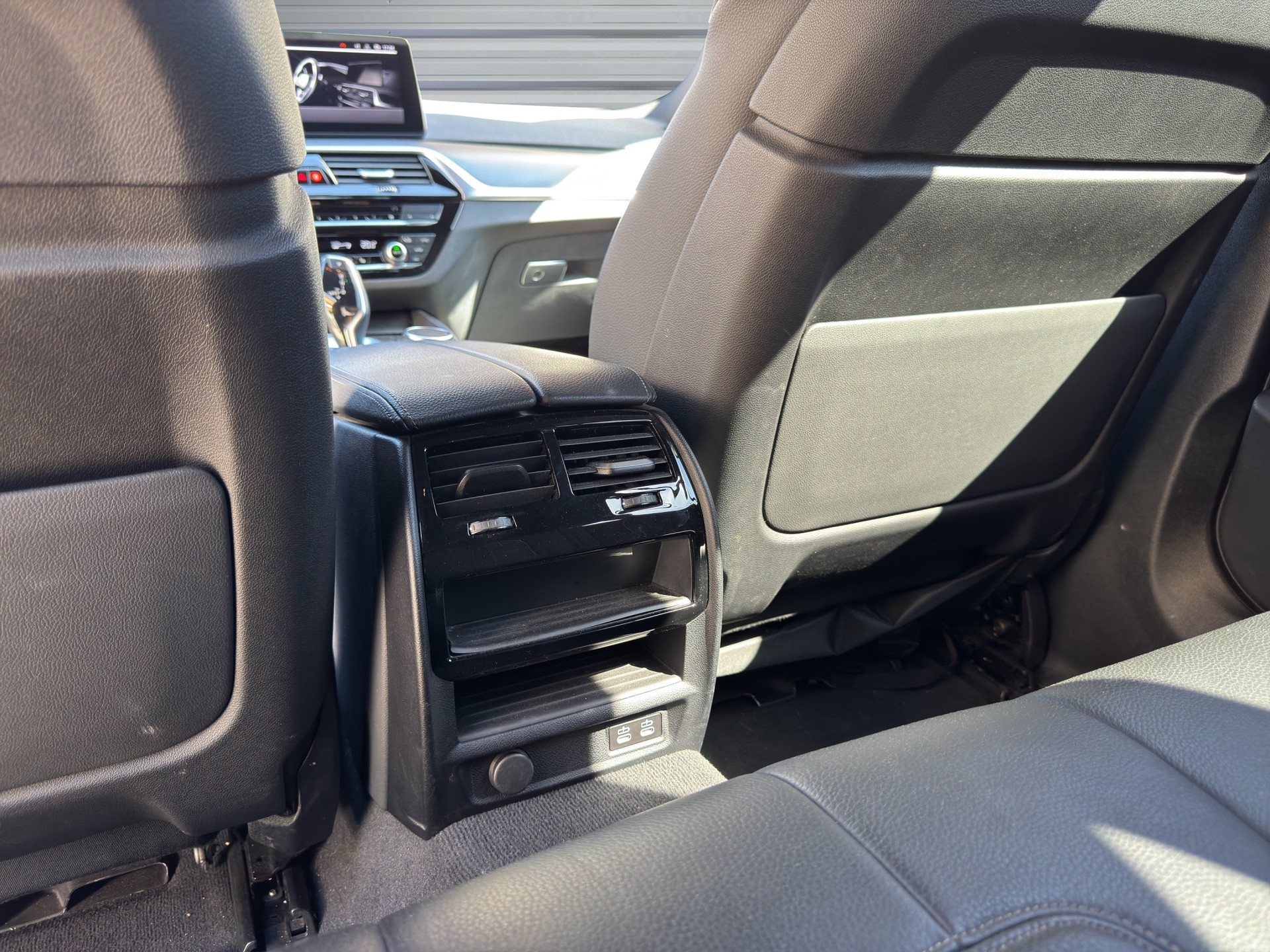 BMW 530d xDrive 48V Touring M Sport Steptronic-image-13