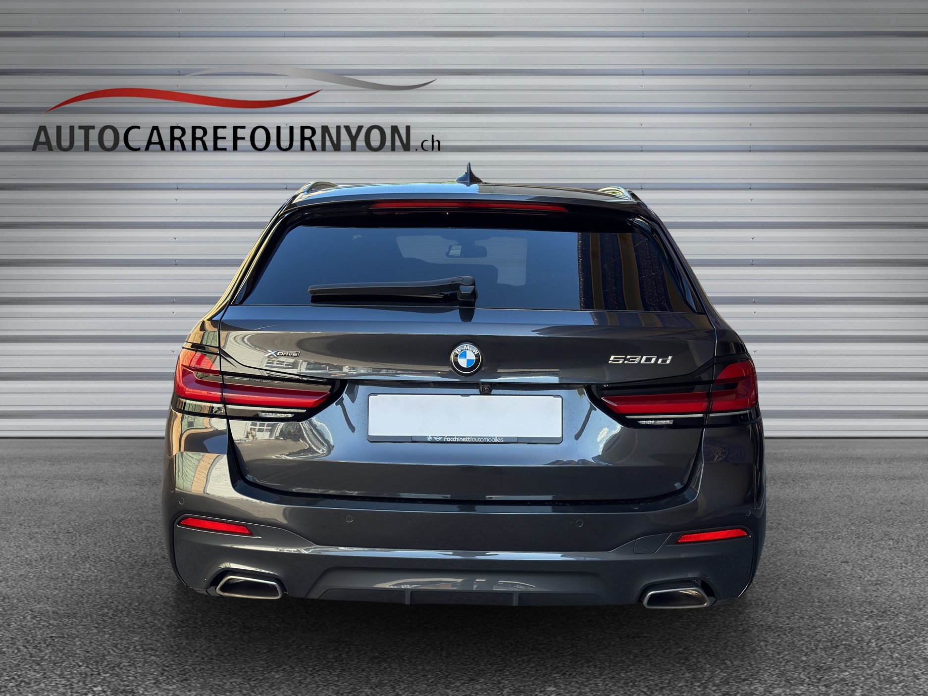 BMW 530d xDrive 48V Touring M Sport Steptronic-image-4