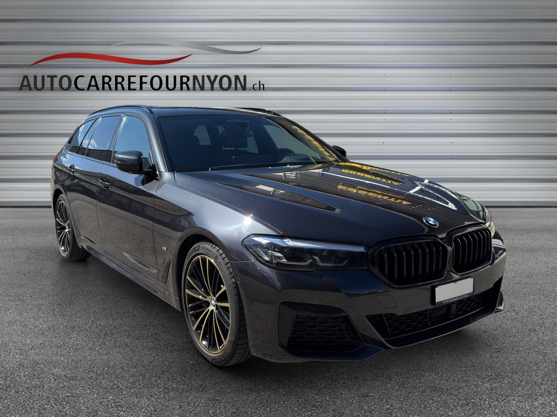 BMW 530d xDrive 48V Touring M Sport Steptronic-image-7
