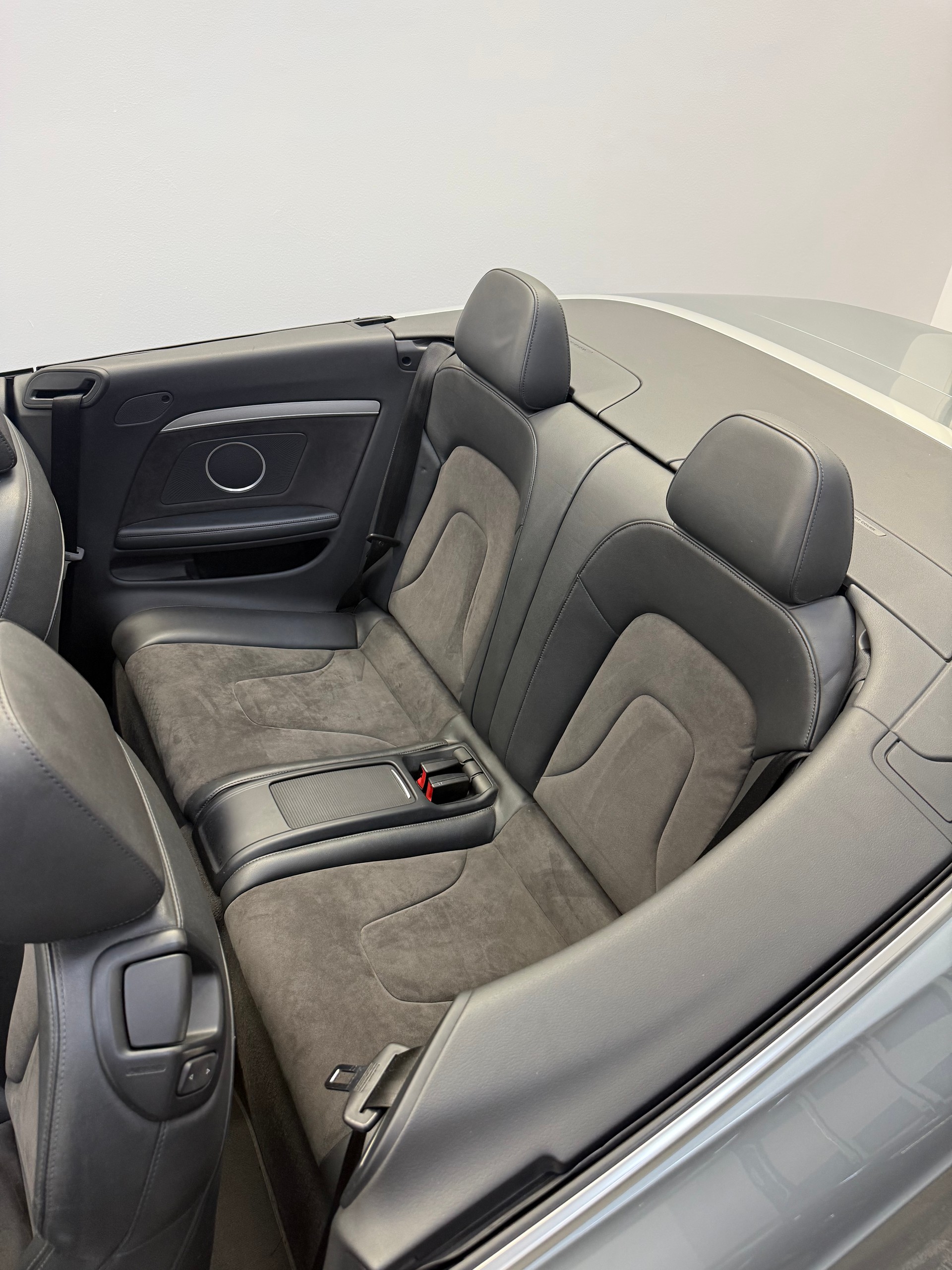 AUDI S5 Cabrio 3.0 TFSI quattro S-tronic-image-17