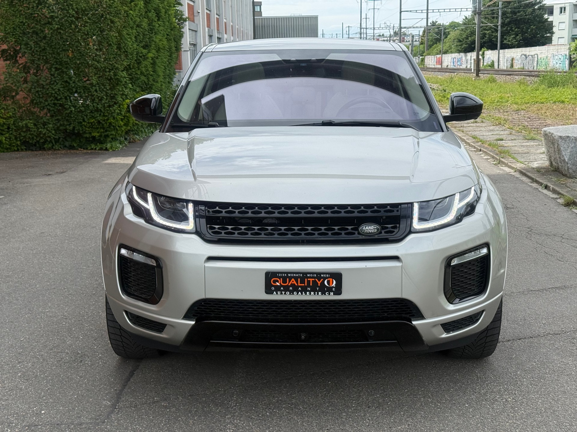 LAND ROVER Range Rover Evoque 2.0 TD4 SE AT9-image-0