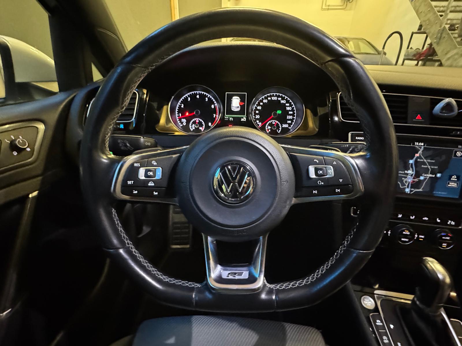 VW Golf 1.4 TSI Lounge RLine DSG-image-14