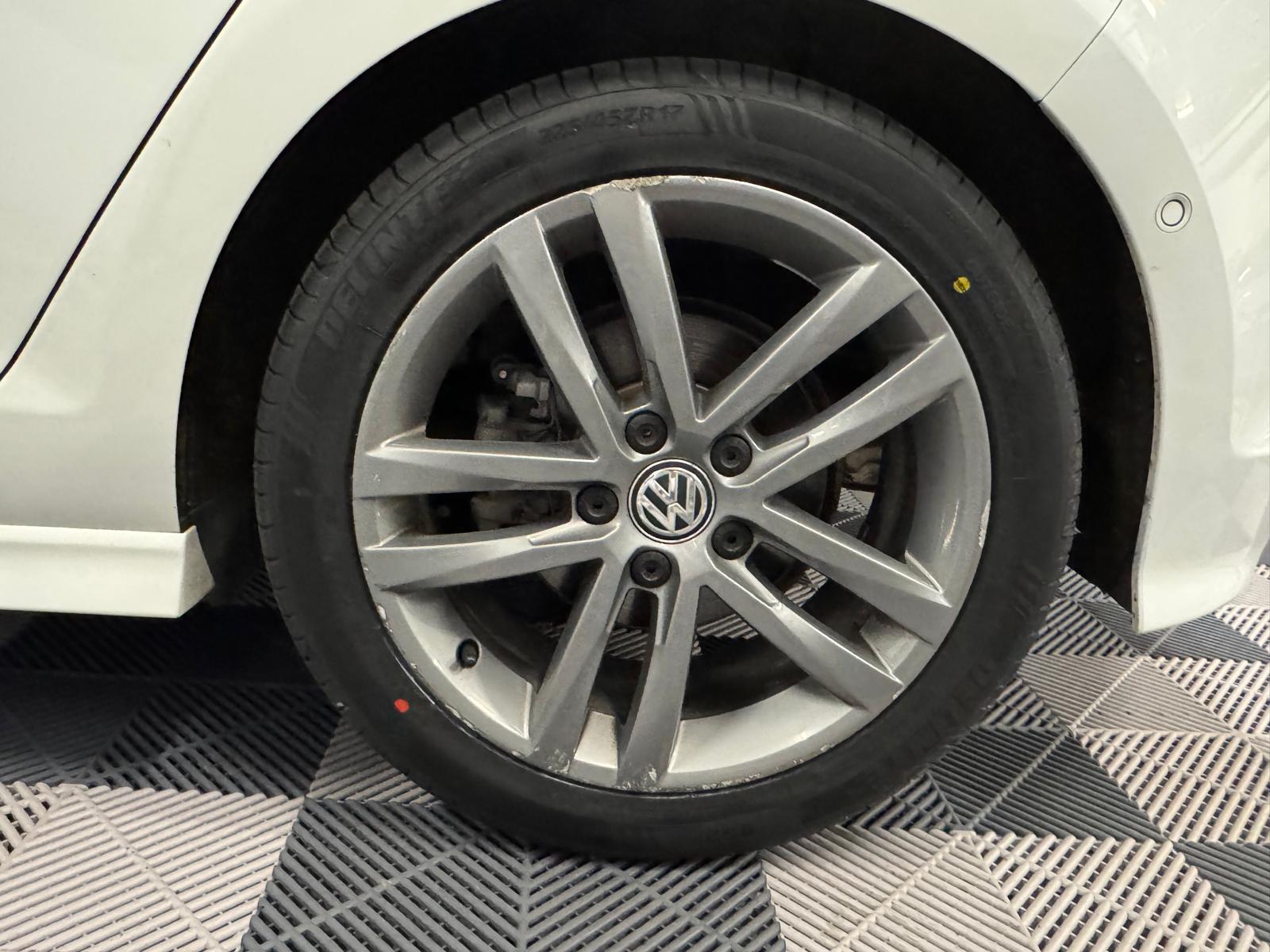 VW Golf 1.4 TSI Lounge RLine DSG-image-26