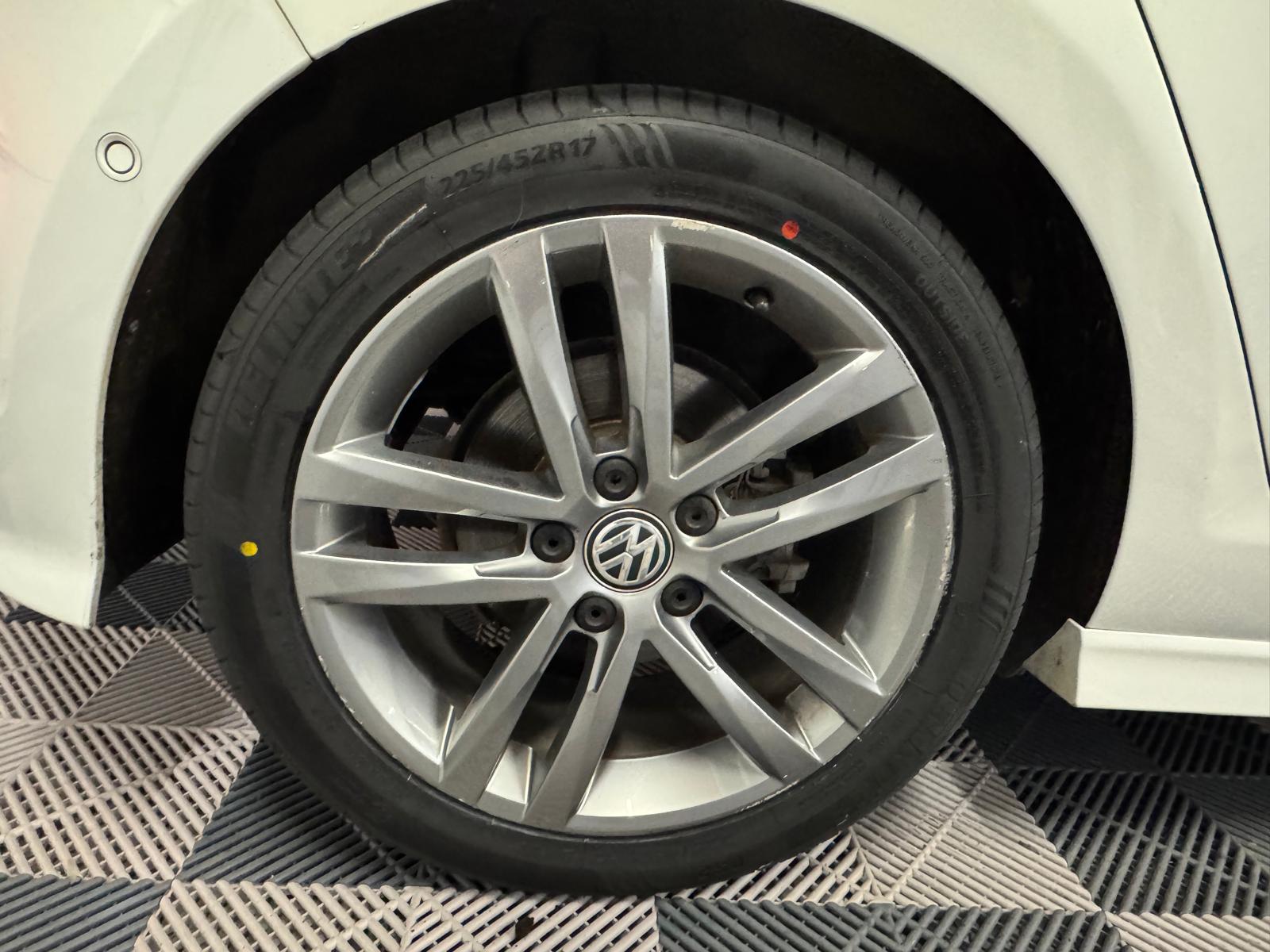 VW Golf 1.4 TSI Lounge RLine DSG-image-23