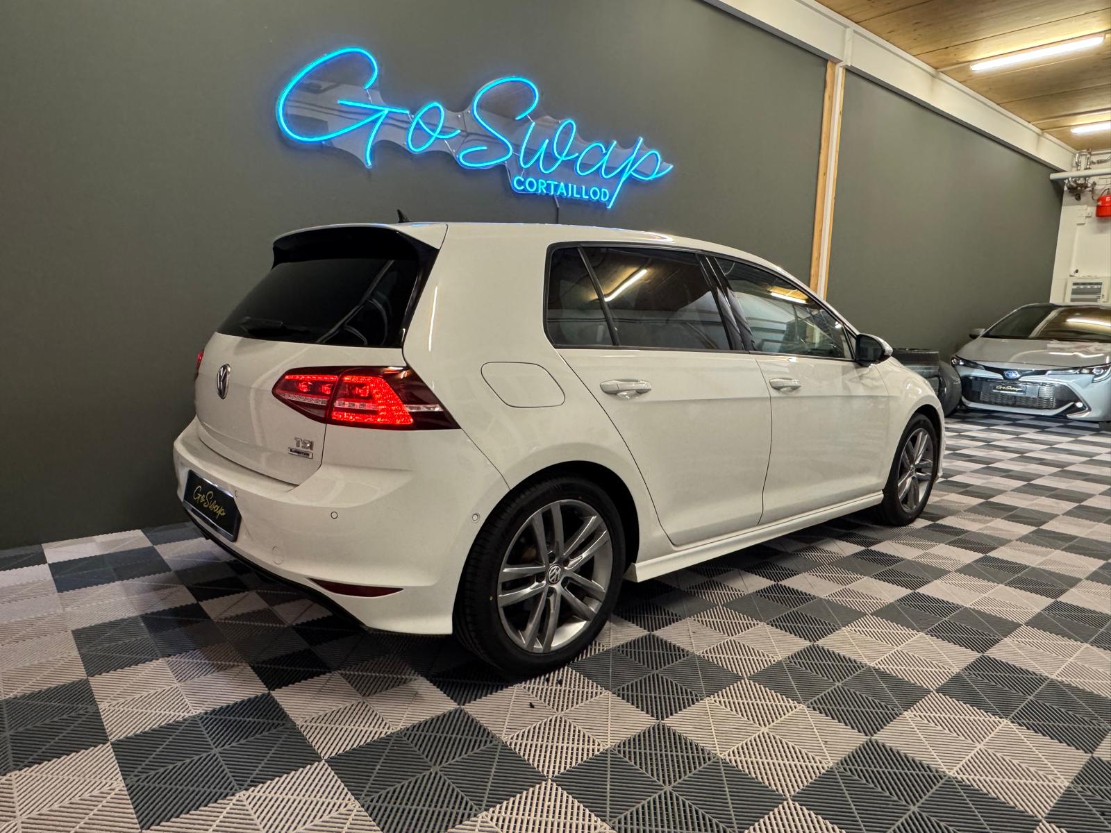 VW Golf 1.4 TSI Lounge RLine DSG-image-5