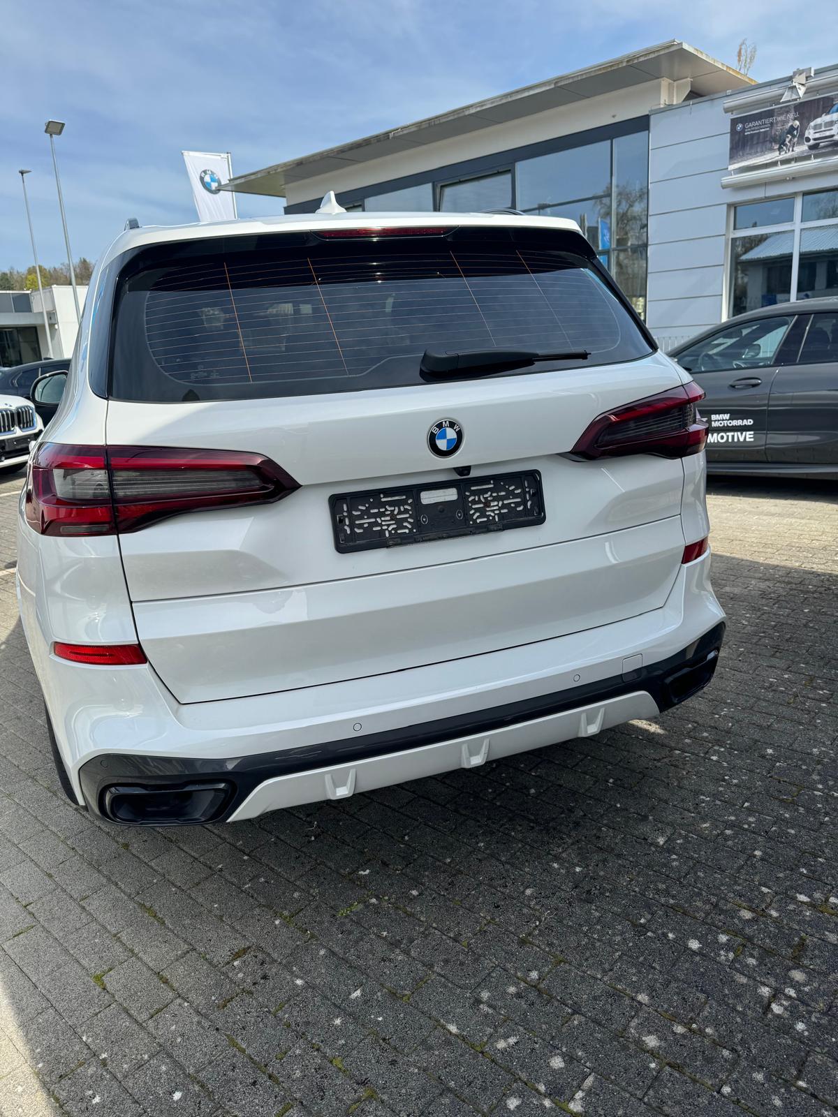 BMW M50d xDrive-image-4