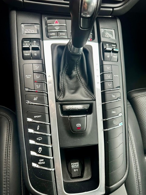 PORSCHE Macan S PDK-image-18