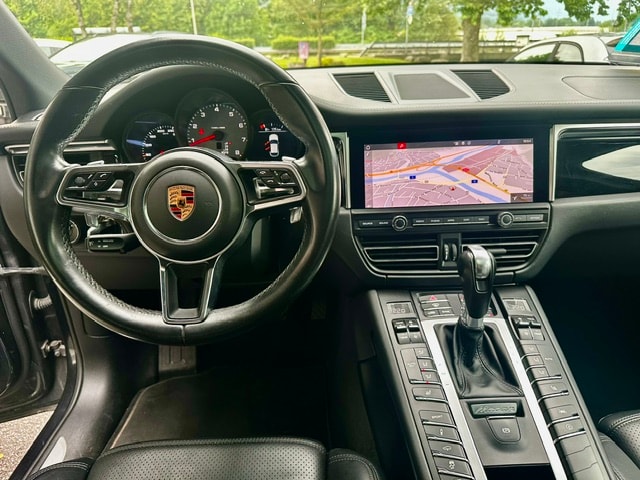 PORSCHE Macan S PDK-image-11