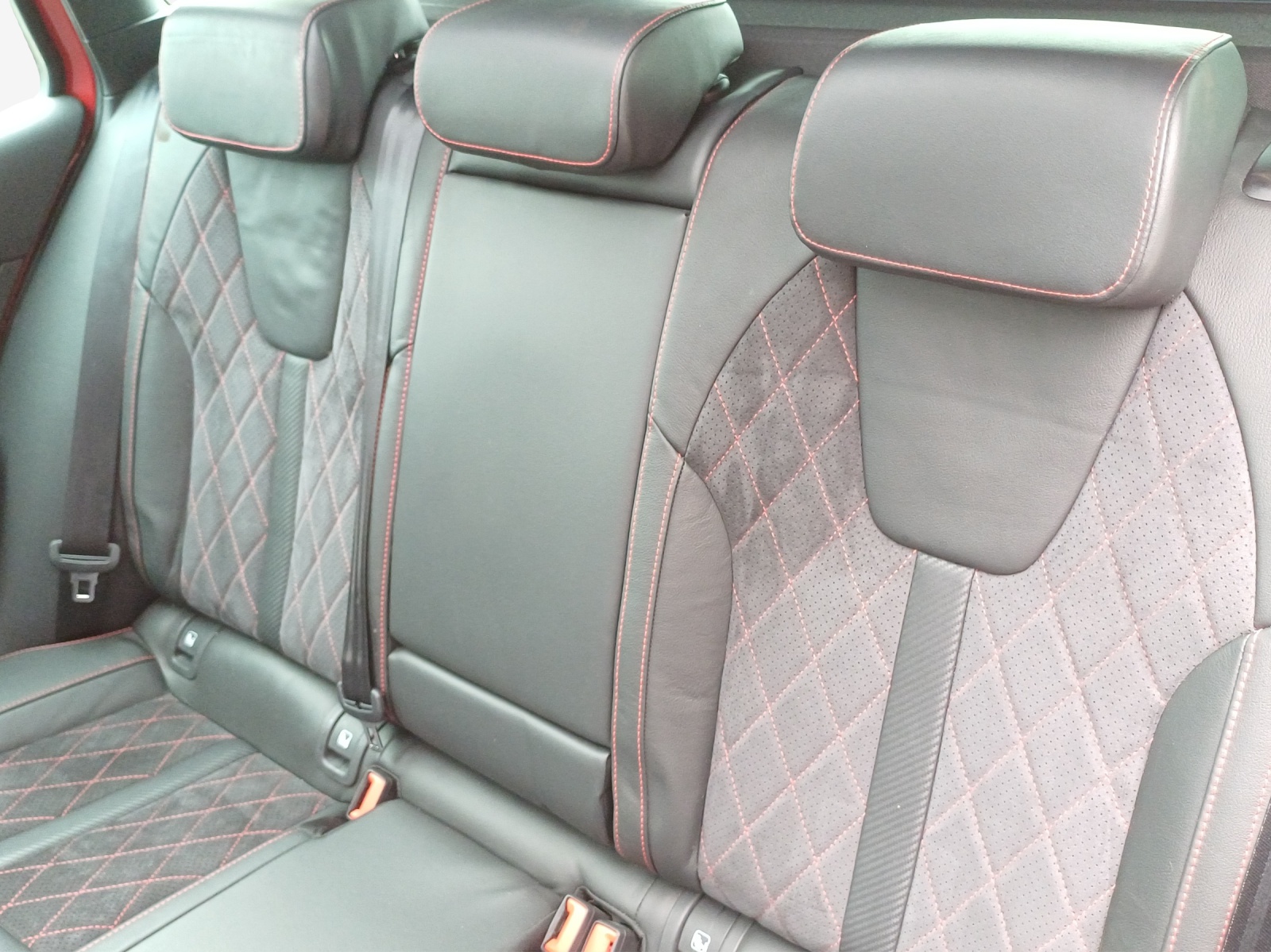 SKODA Octavia Combi 2.0 TSI DSG RS-image-11