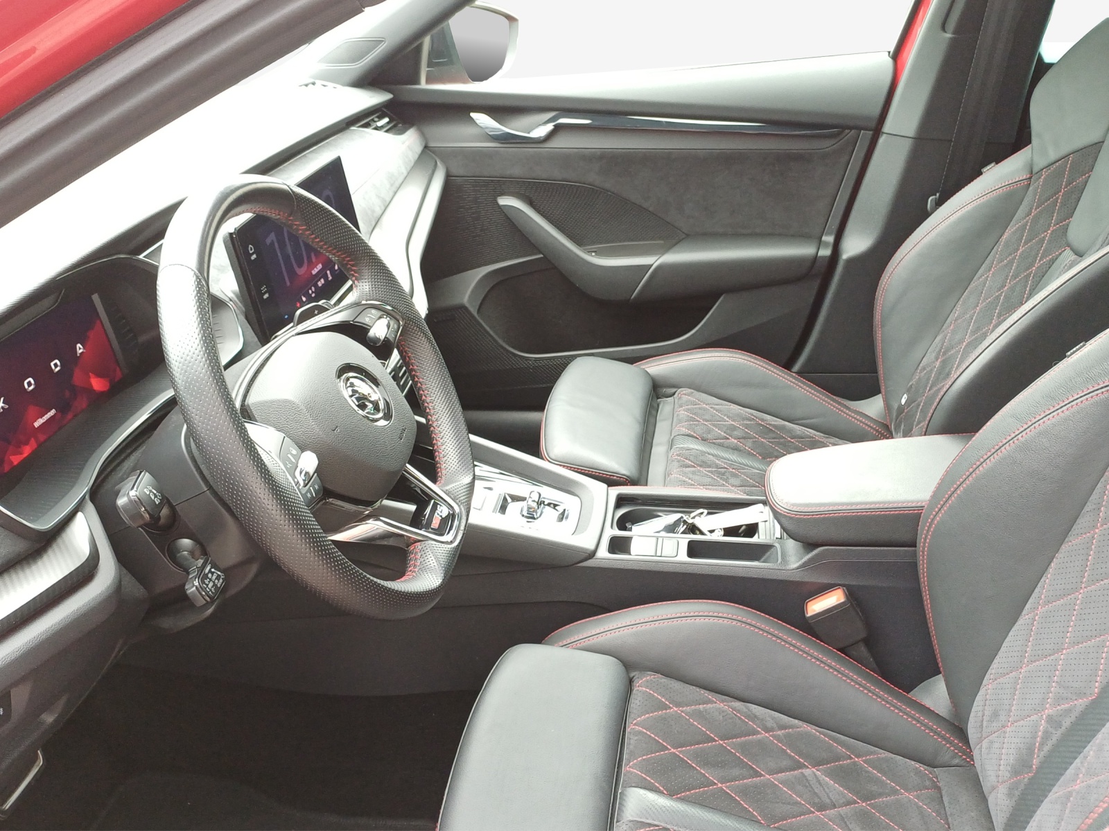 SKODA Octavia Combi 2.0 TSI DSG RS-image-7