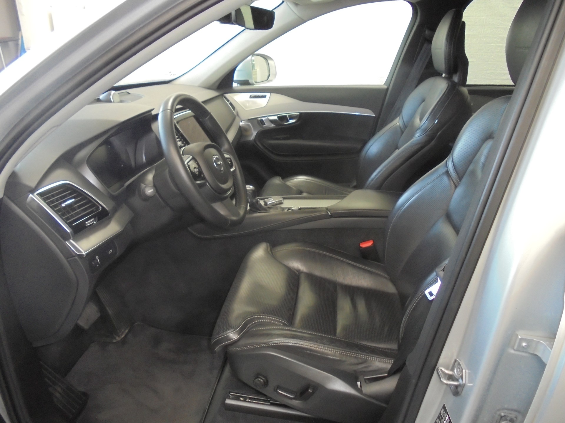 VOLVO XC90 T6 AWD Inscription Geartronic-image-4