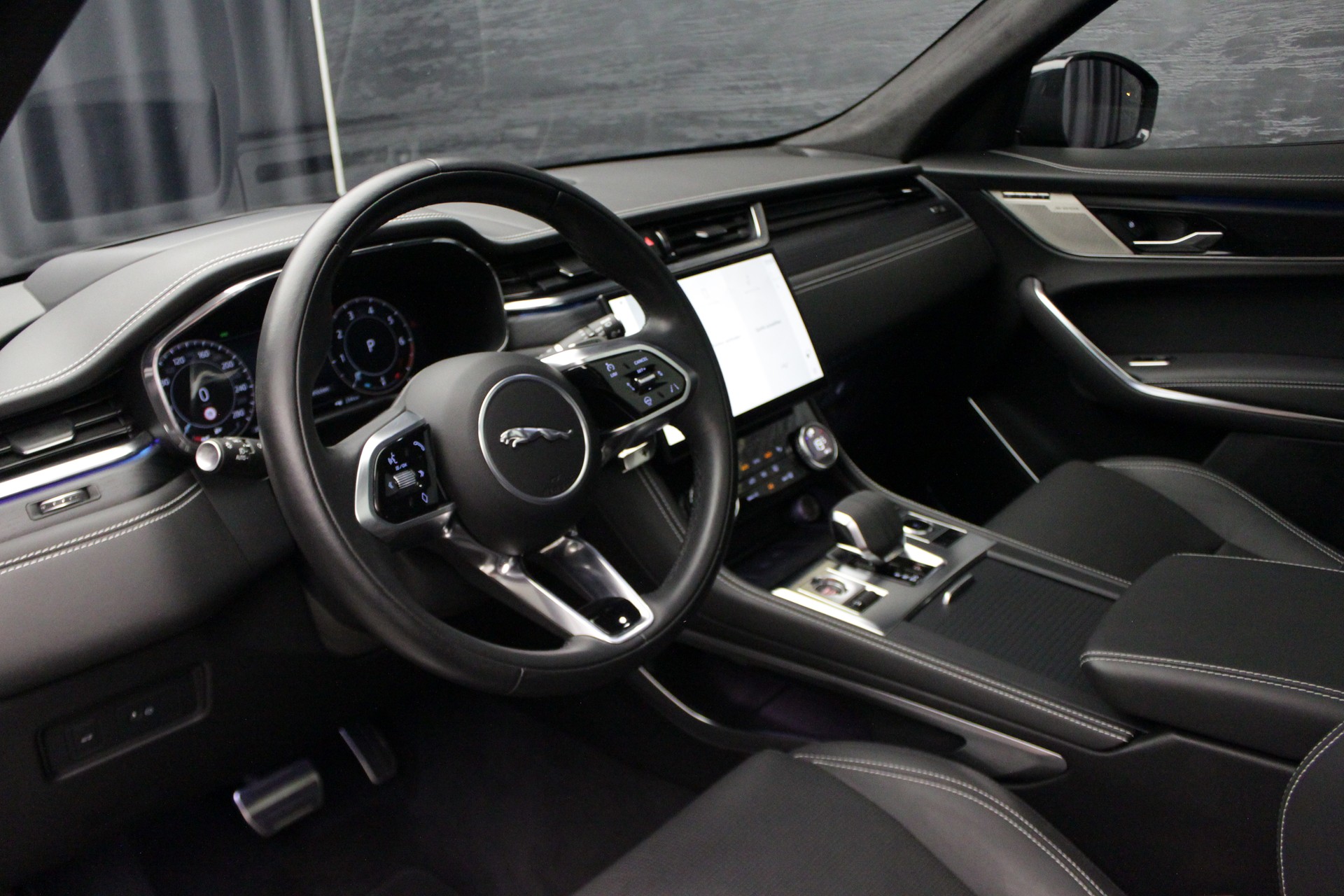 JAGUAR F-Pace 3.0 P400 Sport MHEV AWD-image-22