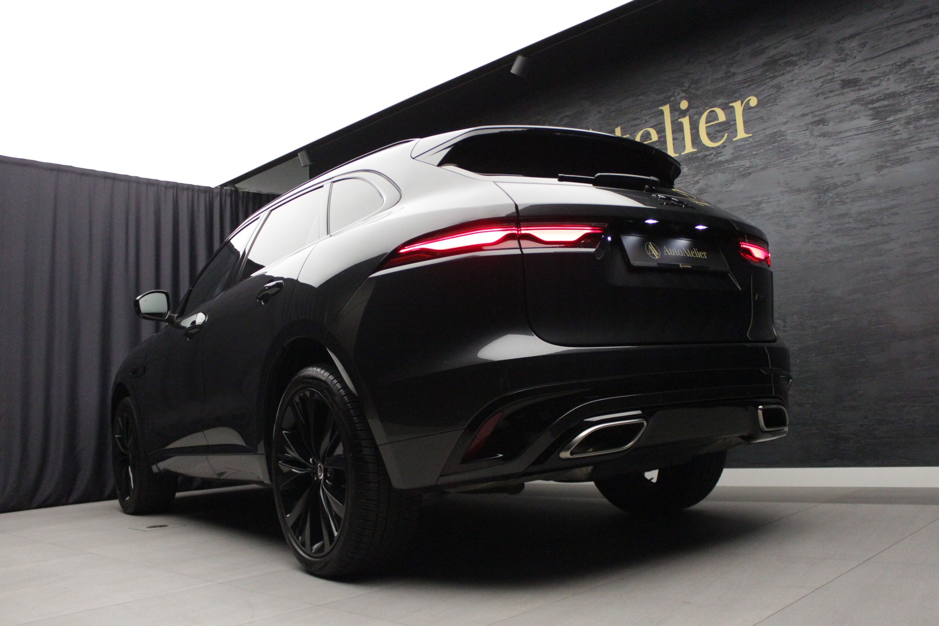 JAGUAR F-Pace 3.0 P400 Sport MHEV AWD-image-12