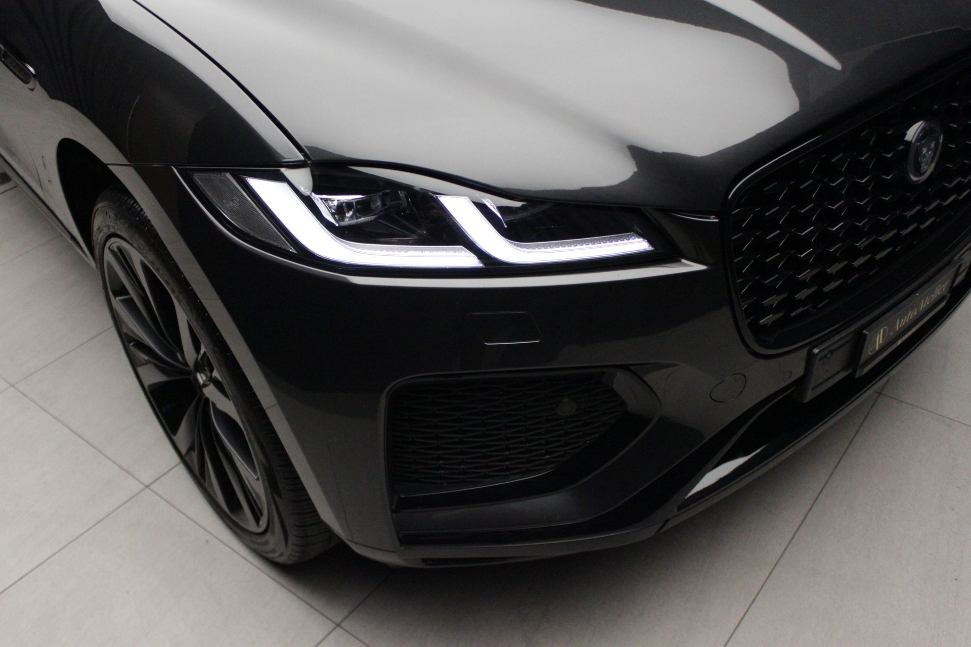 JAGUAR F-Pace 3.0 P400 Sport MHEV AWD-image-6
