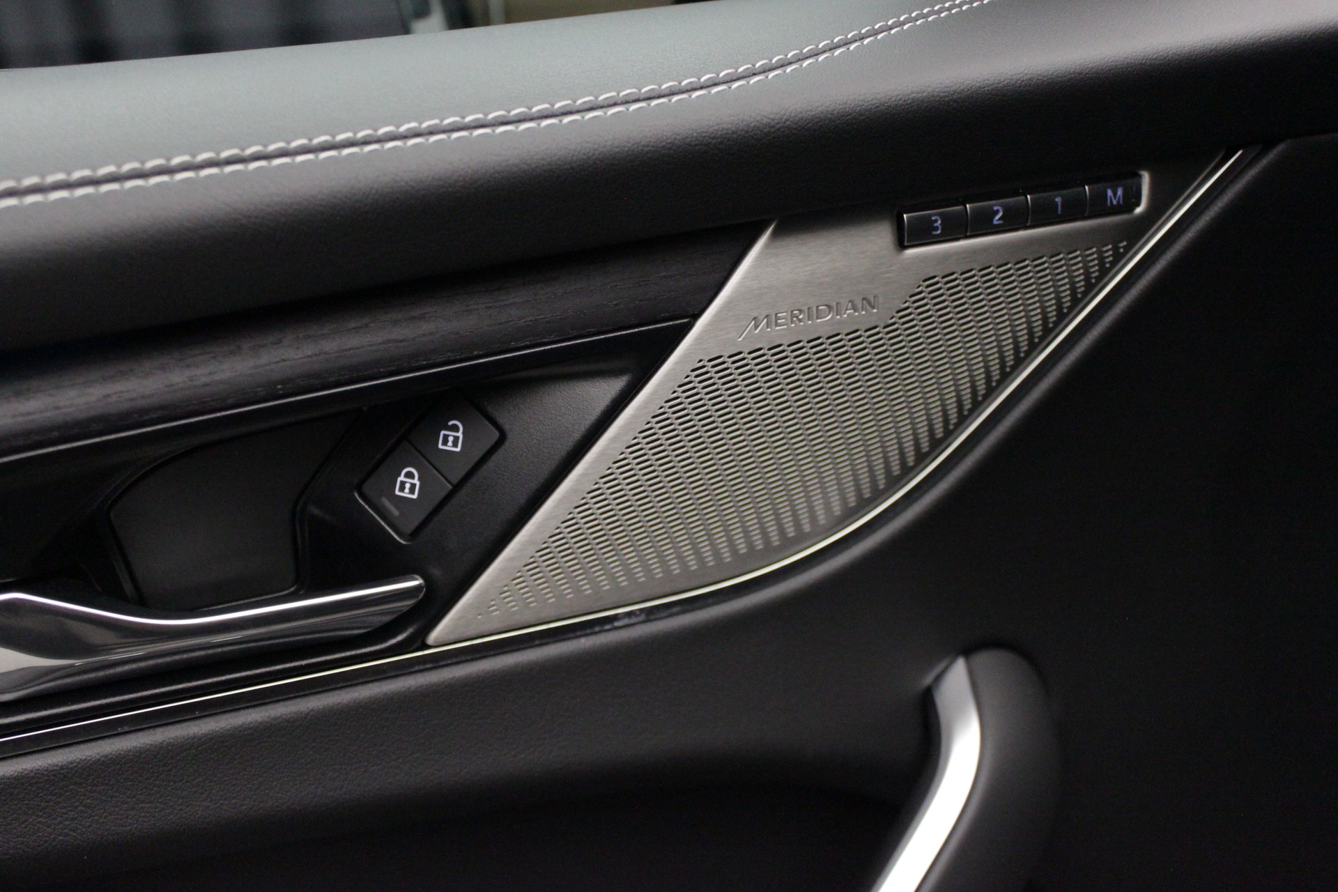 JAGUAR F-Pace 3.0 P400 Sport MHEV AWD-image-20